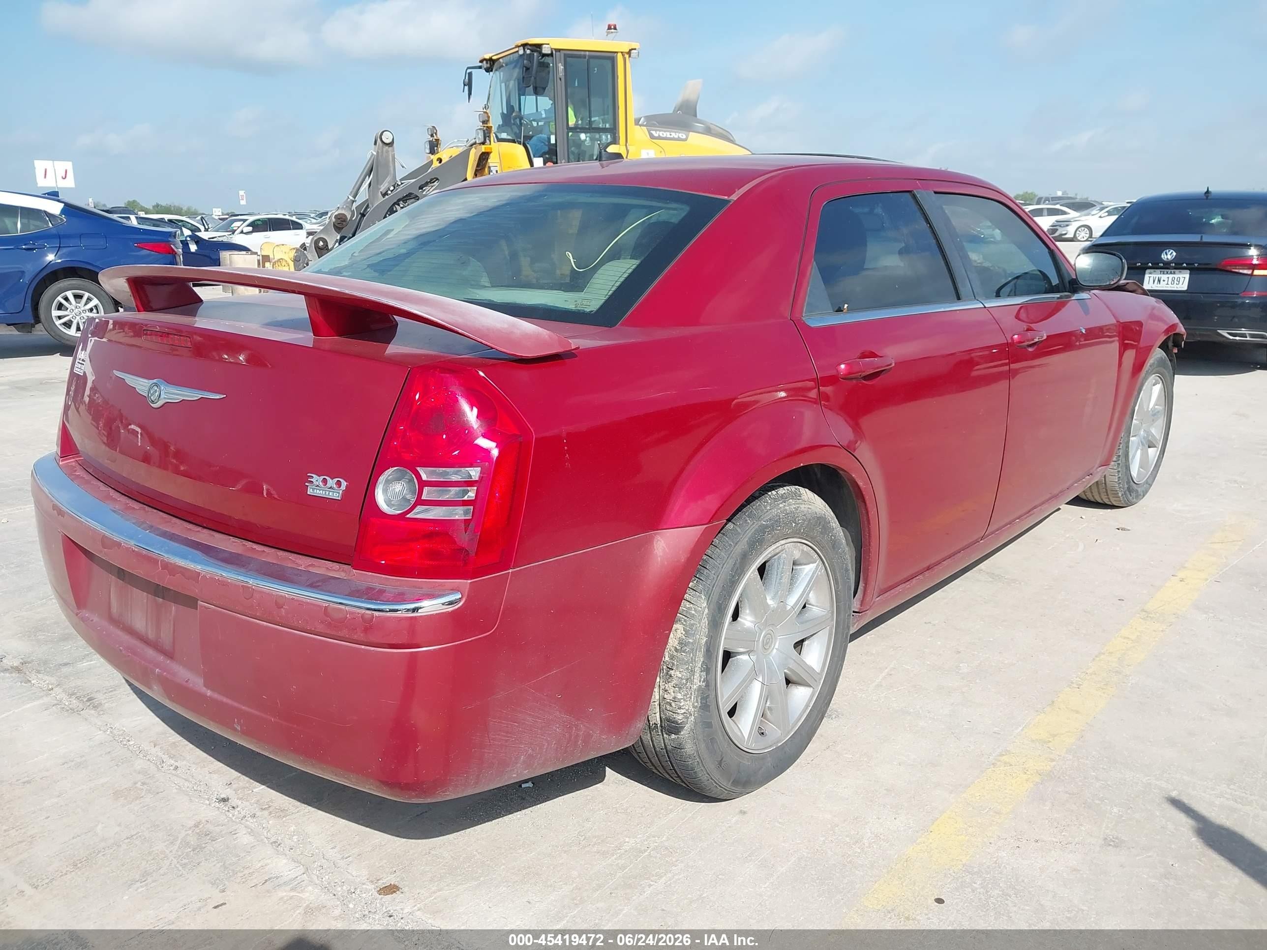 2008 Chrysler 300 Limited Red vin: 2C3KA33G78H253070