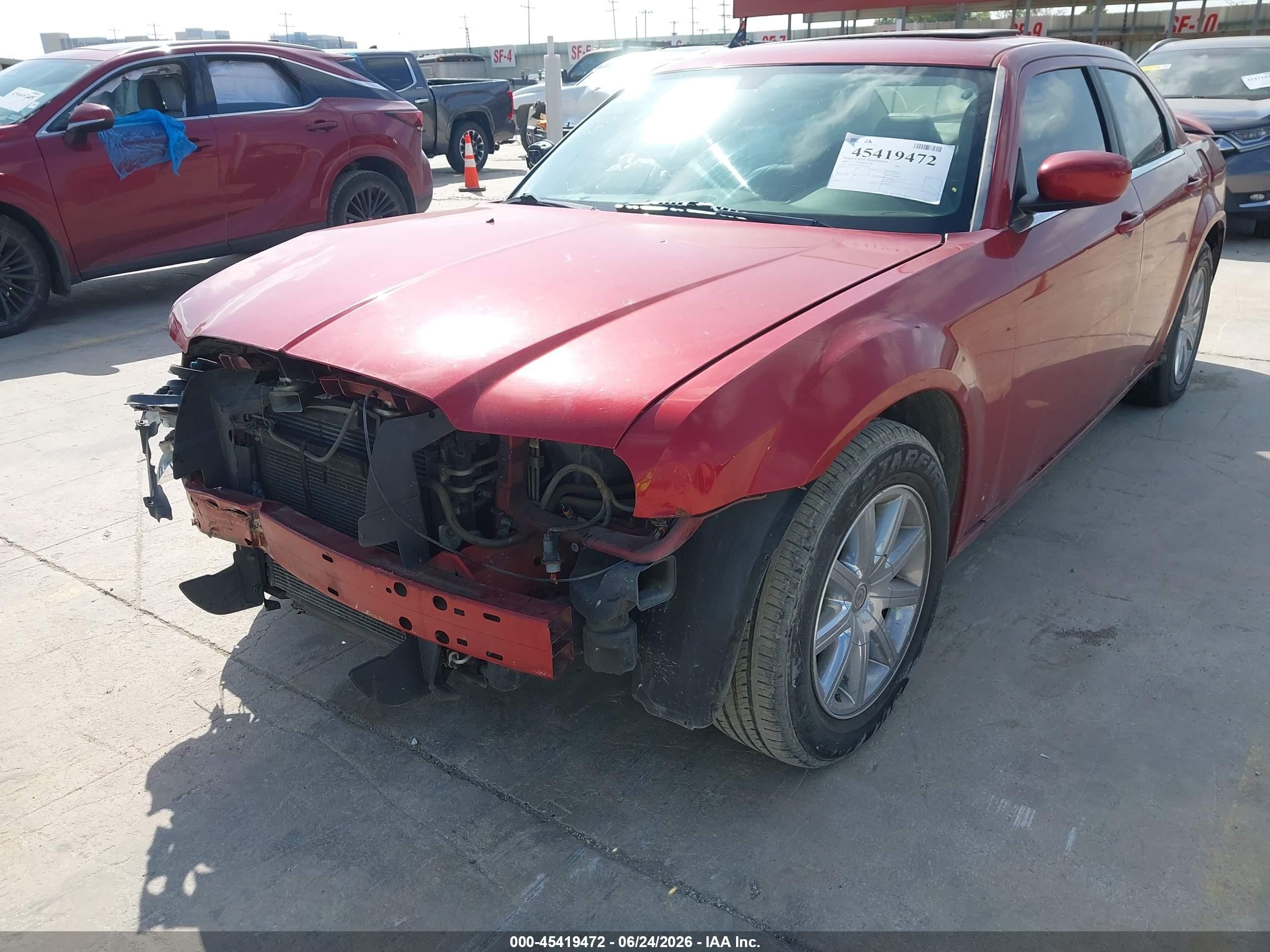 2008 Chrysler 300 Limited Red vin: 2C3KA33G78H253070