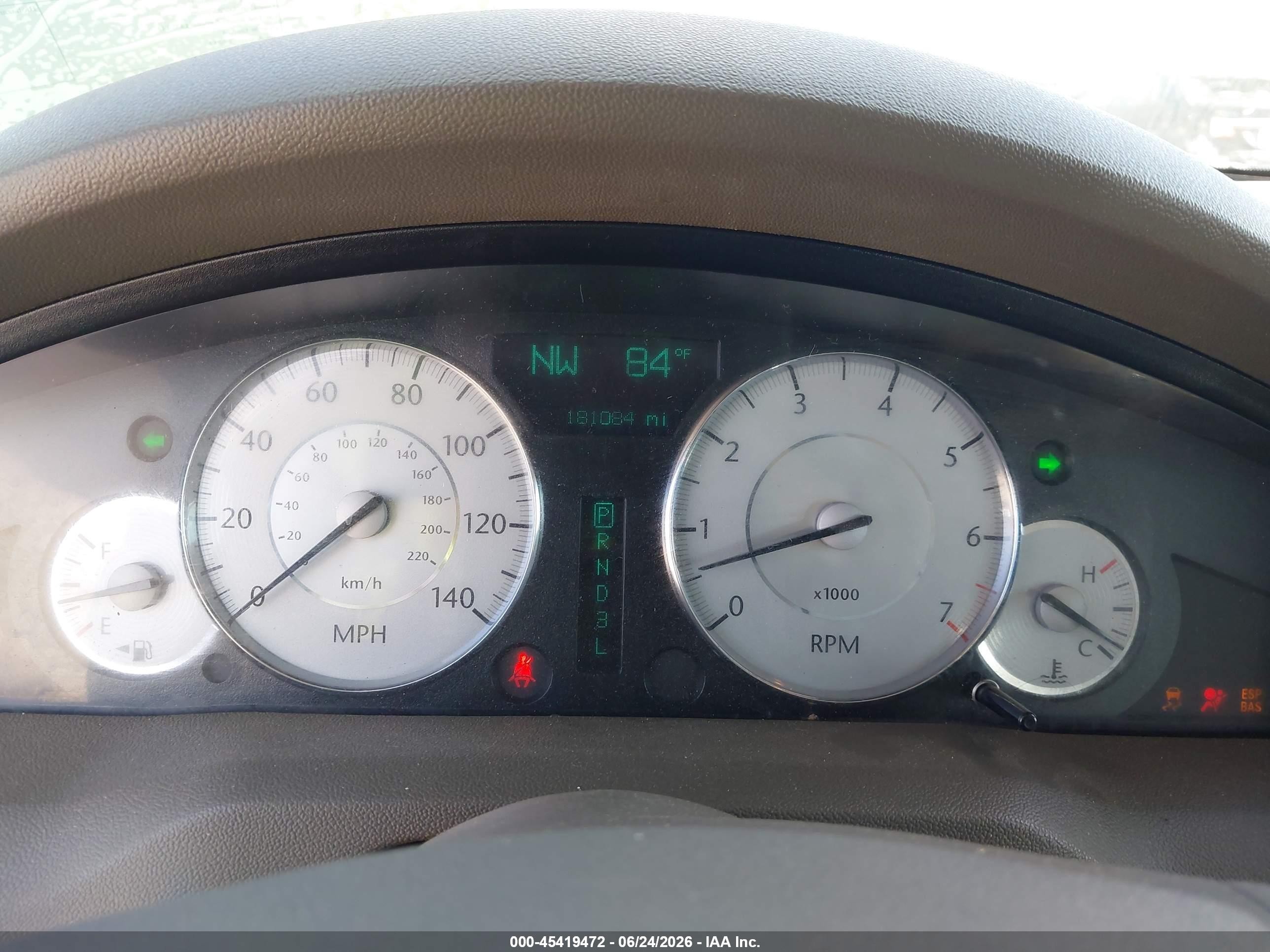 2008 Chrysler 300 Limited Red vin: 2C3KA33G78H253070