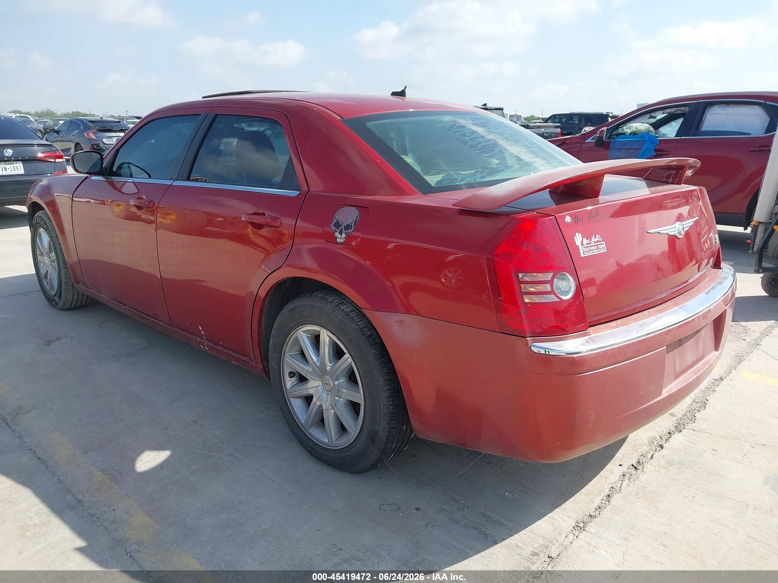 2008 Chrysler 300 Limited Red vin: 2C3KA33G78H253070