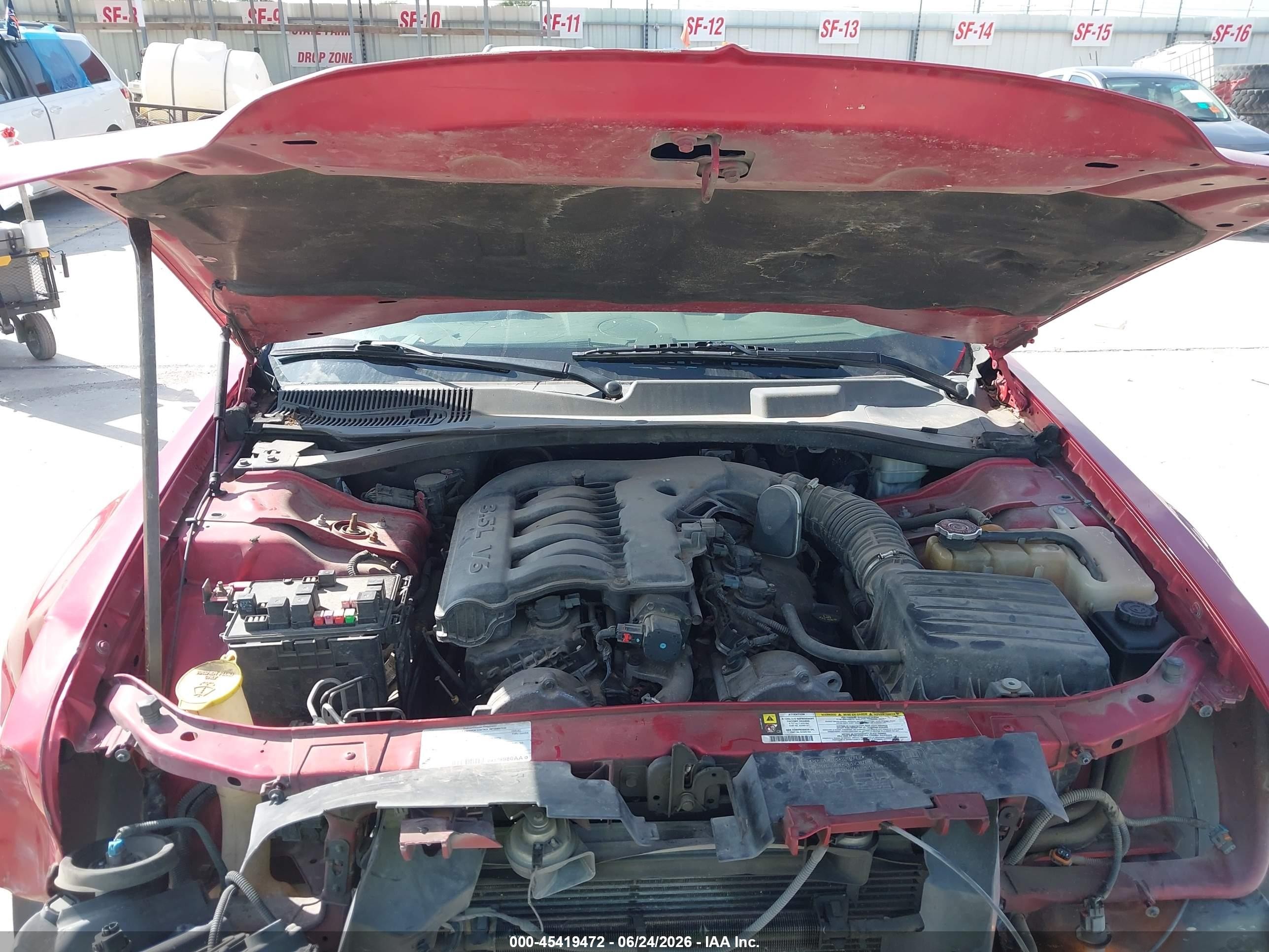 2008 Chrysler 300 Limited Red vin: 2C3KA33G78H253070