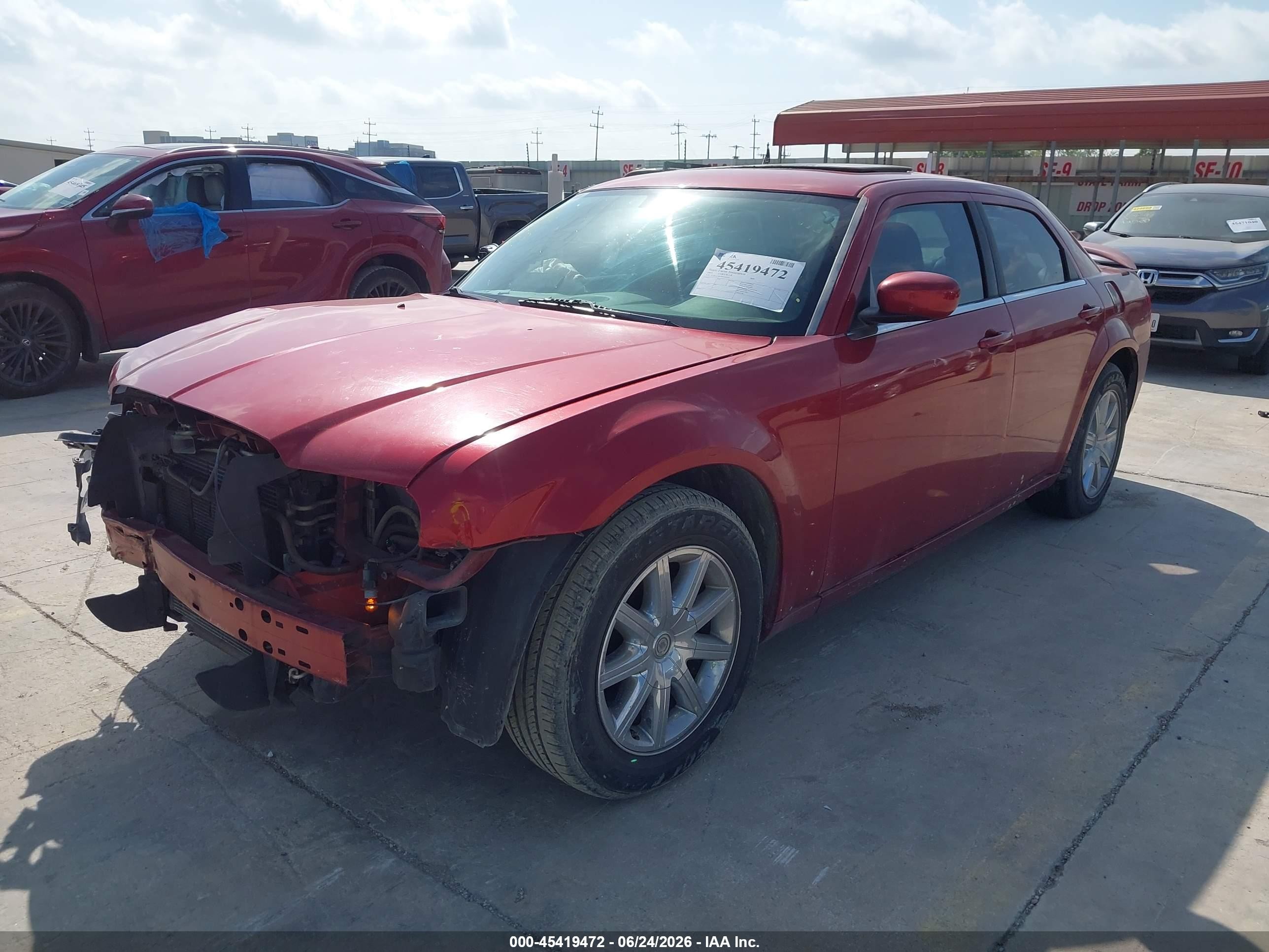2008 Chrysler 300 Limited Red vin: 2C3KA33G78H253070