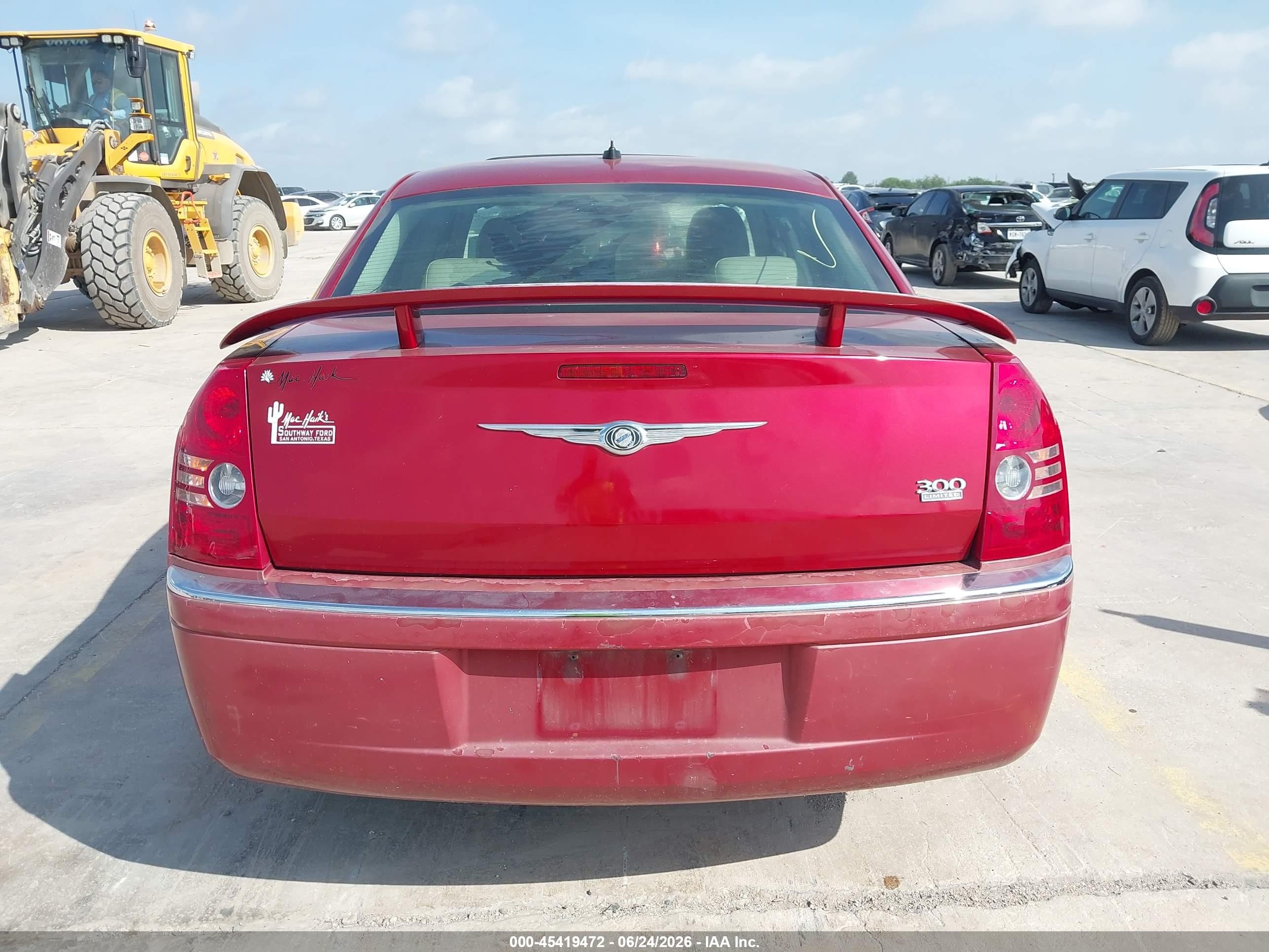 2008 Chrysler 300 Limited Red vin: 2C3KA33G78H253070