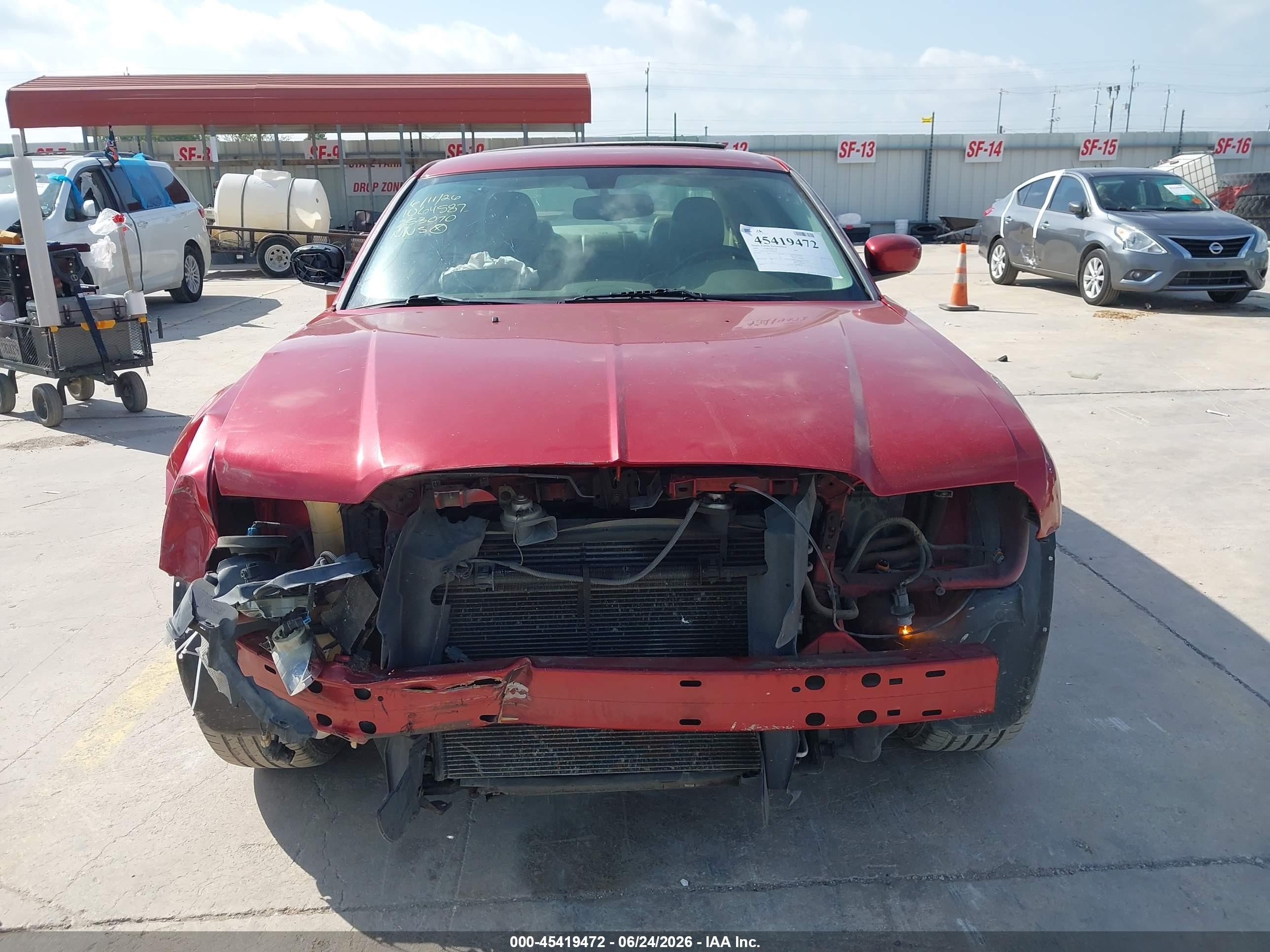 2008 Chrysler 300 Limited Red vin: 2C3KA33G78H253070