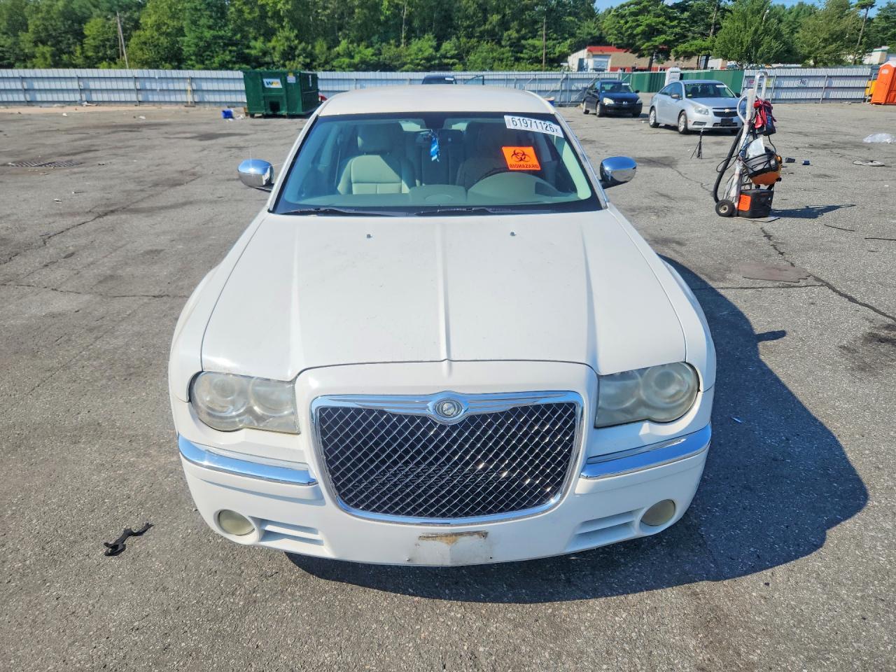 2009 Chrysler 300 Limited White vin: 2C3KA33V69H604065