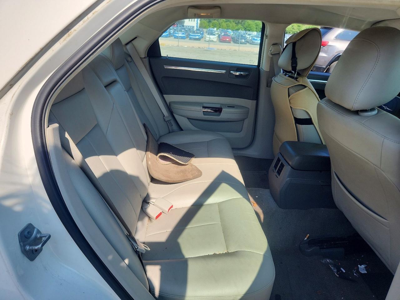 2009 Chrysler 300 Limited White vin: 2C3KA33V69H604065