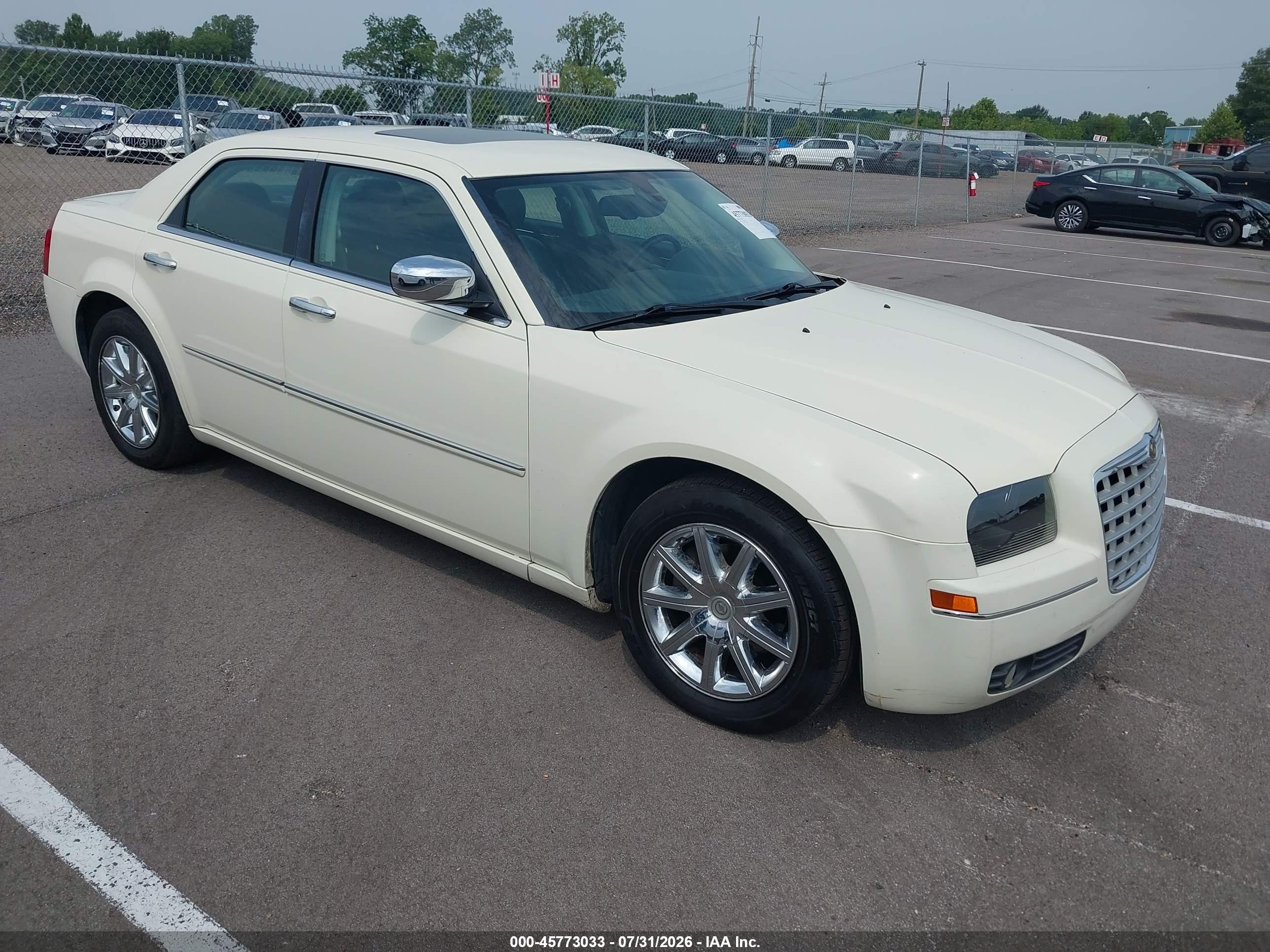 2009 Chrysler 300 Limited Cream vin: 2C3KA33V79H619626