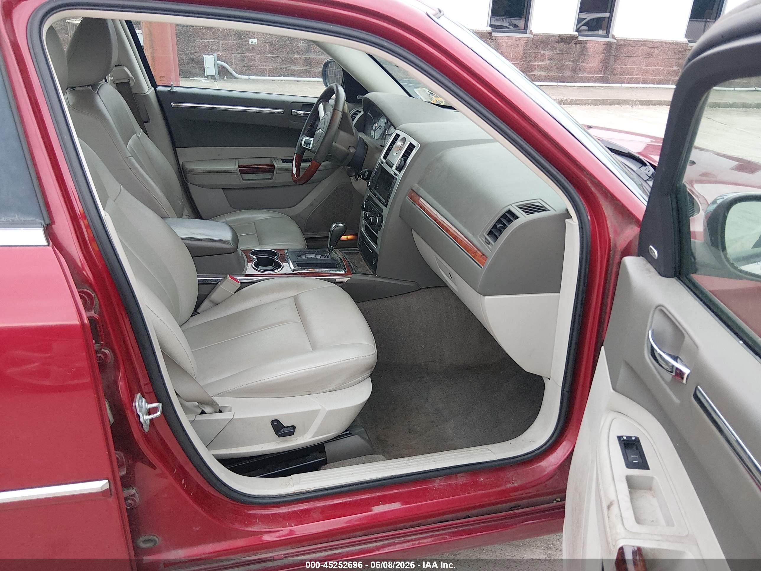 2009 Chrysler 300 Limited Red vin: 2C3KA33V99H576424