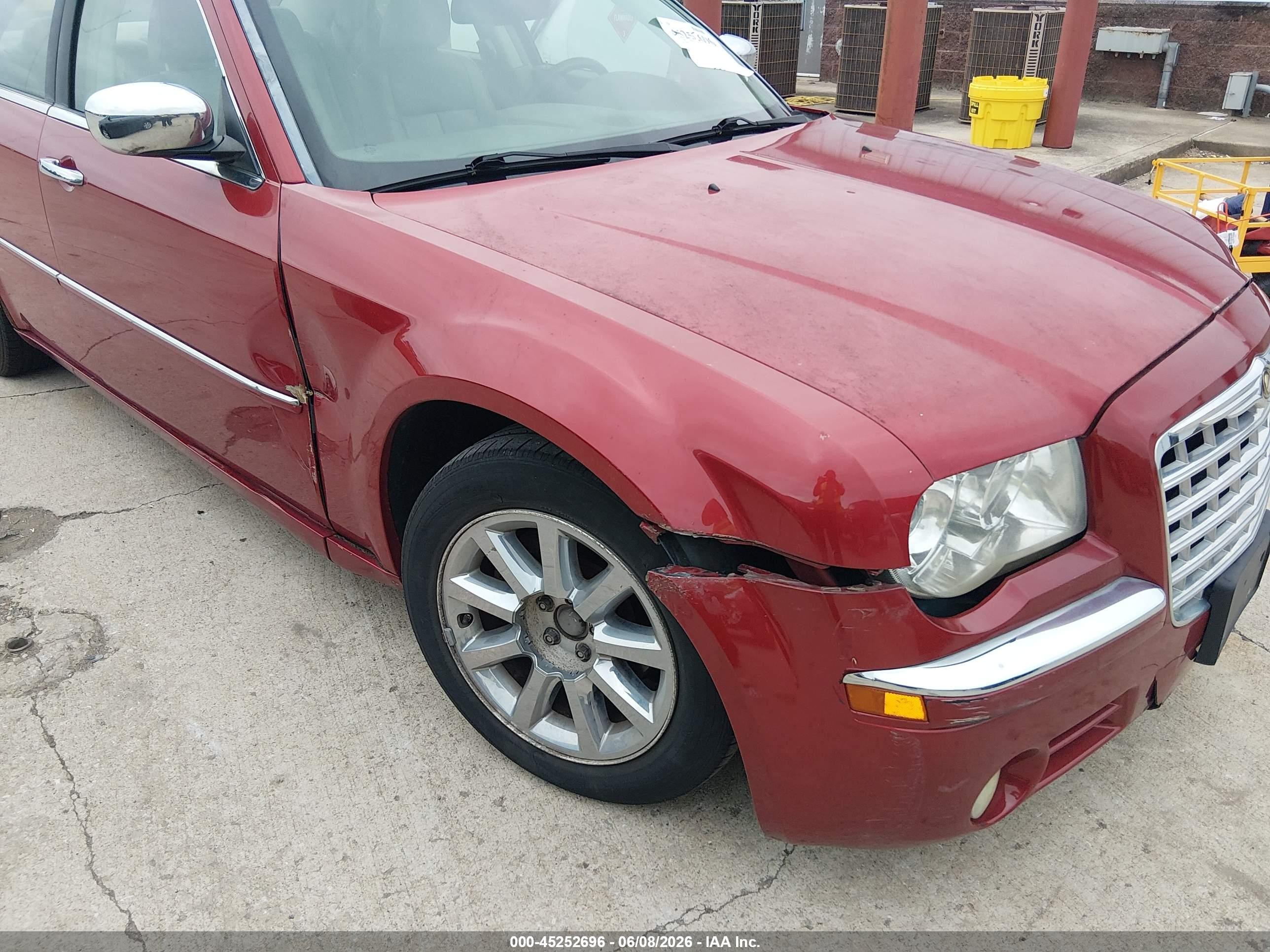 2009 Chrysler 300 Limited Red vin: 2C3KA33V99H576424