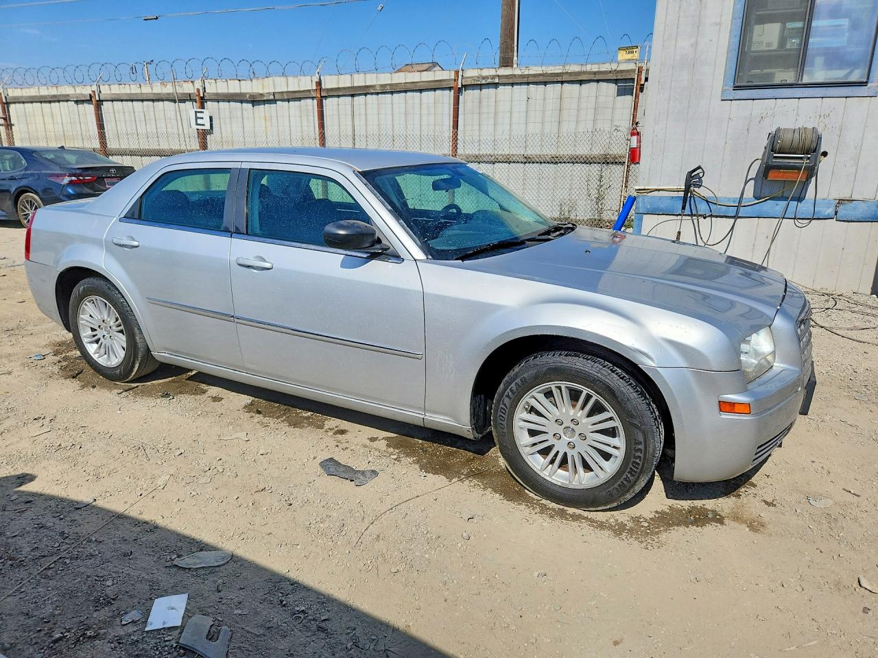 2009 Chrysler 300 Lx Silver vin: 2C3KA43D09H598325