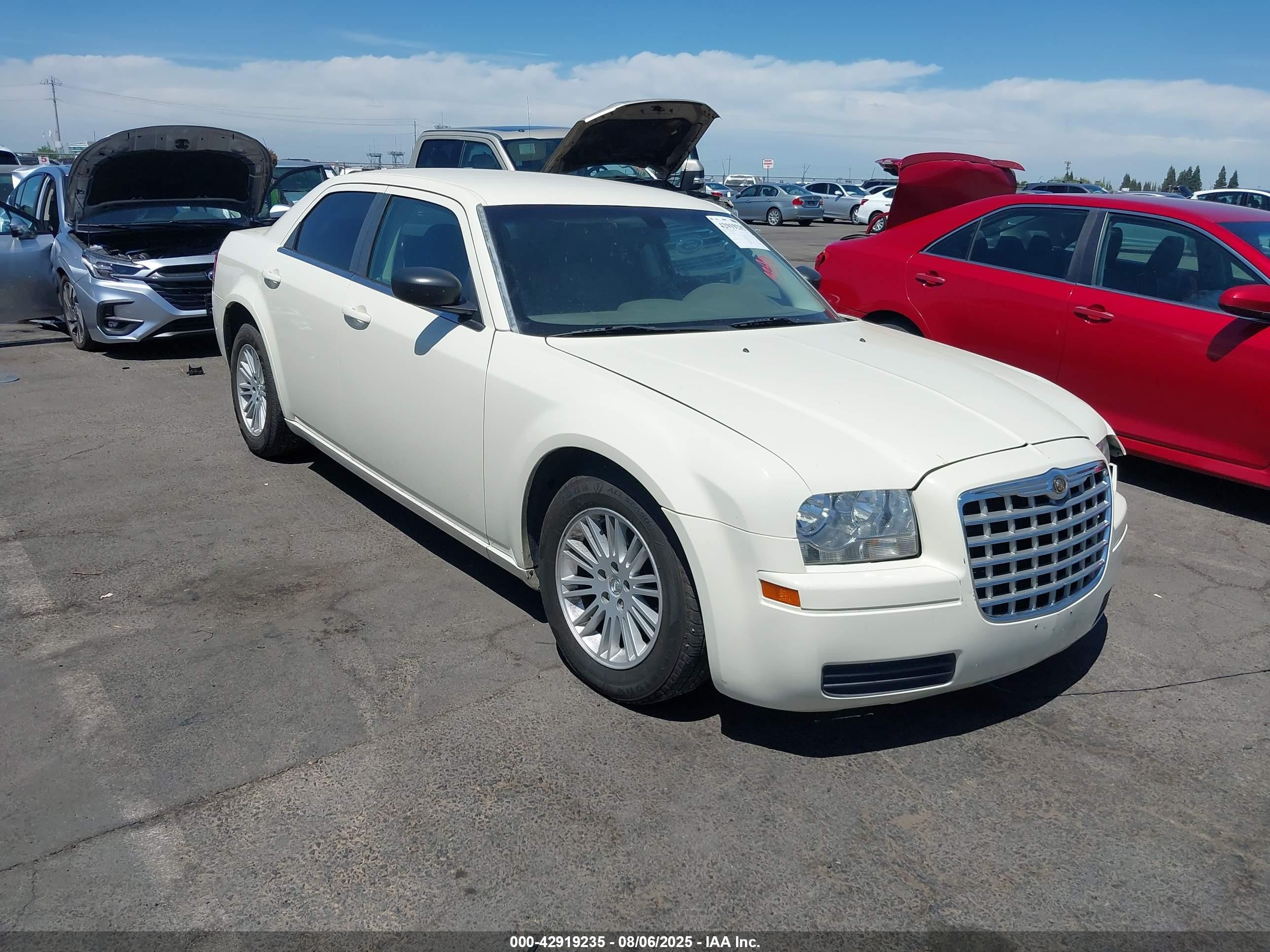 2009 Chrysler 300 Lx Cream vin: 2C3KA43D59H558001