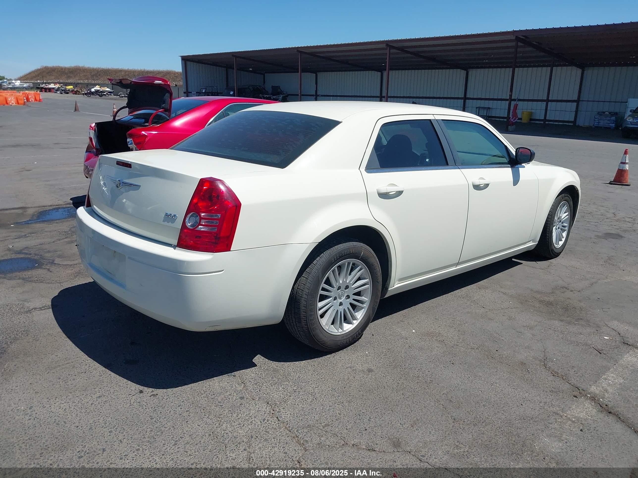 2009 Chrysler 300 Lx Cream vin: 2C3KA43D59H558001