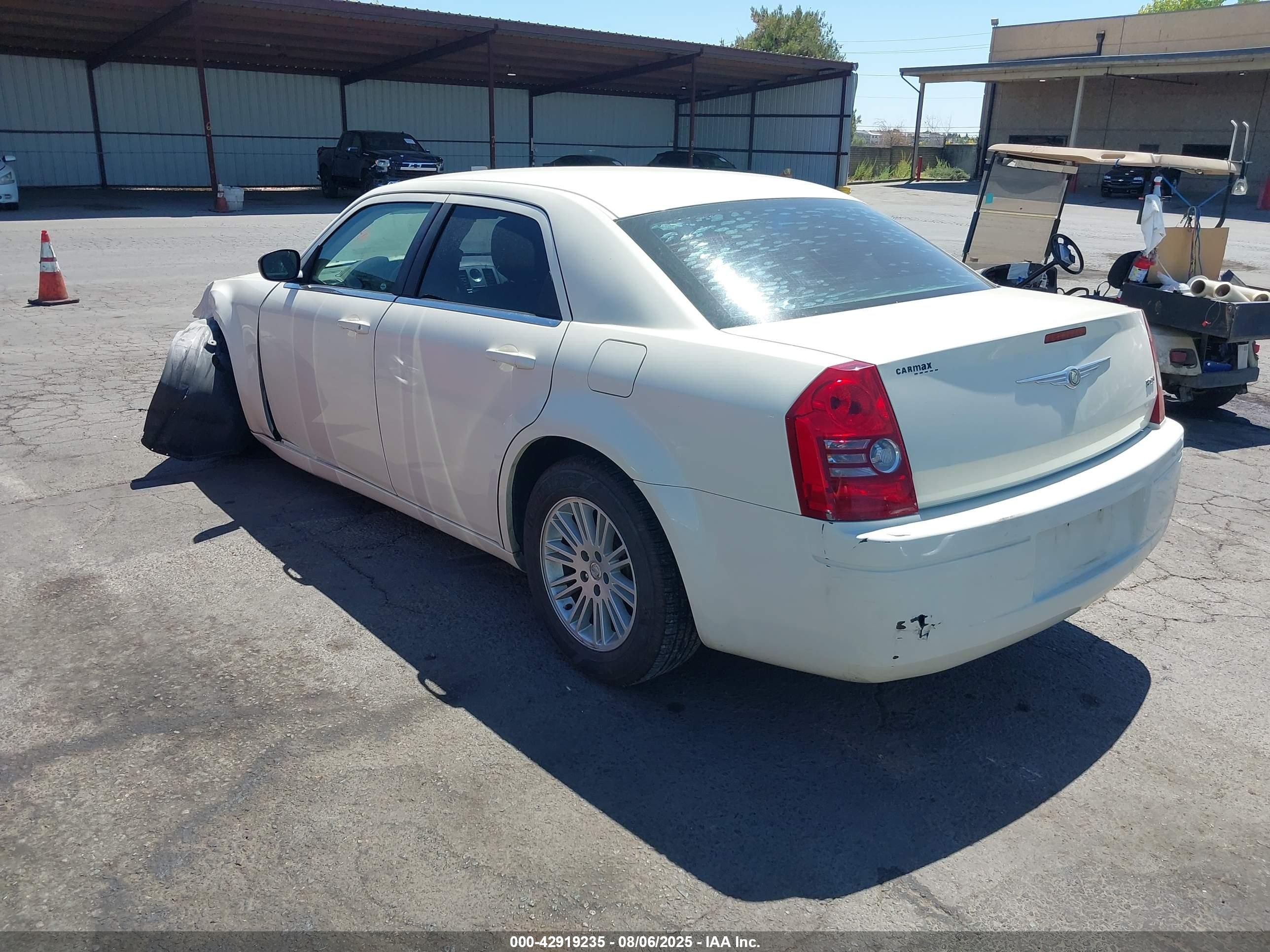 2009 Chrysler 300 Lx Cream vin: 2C3KA43D59H558001