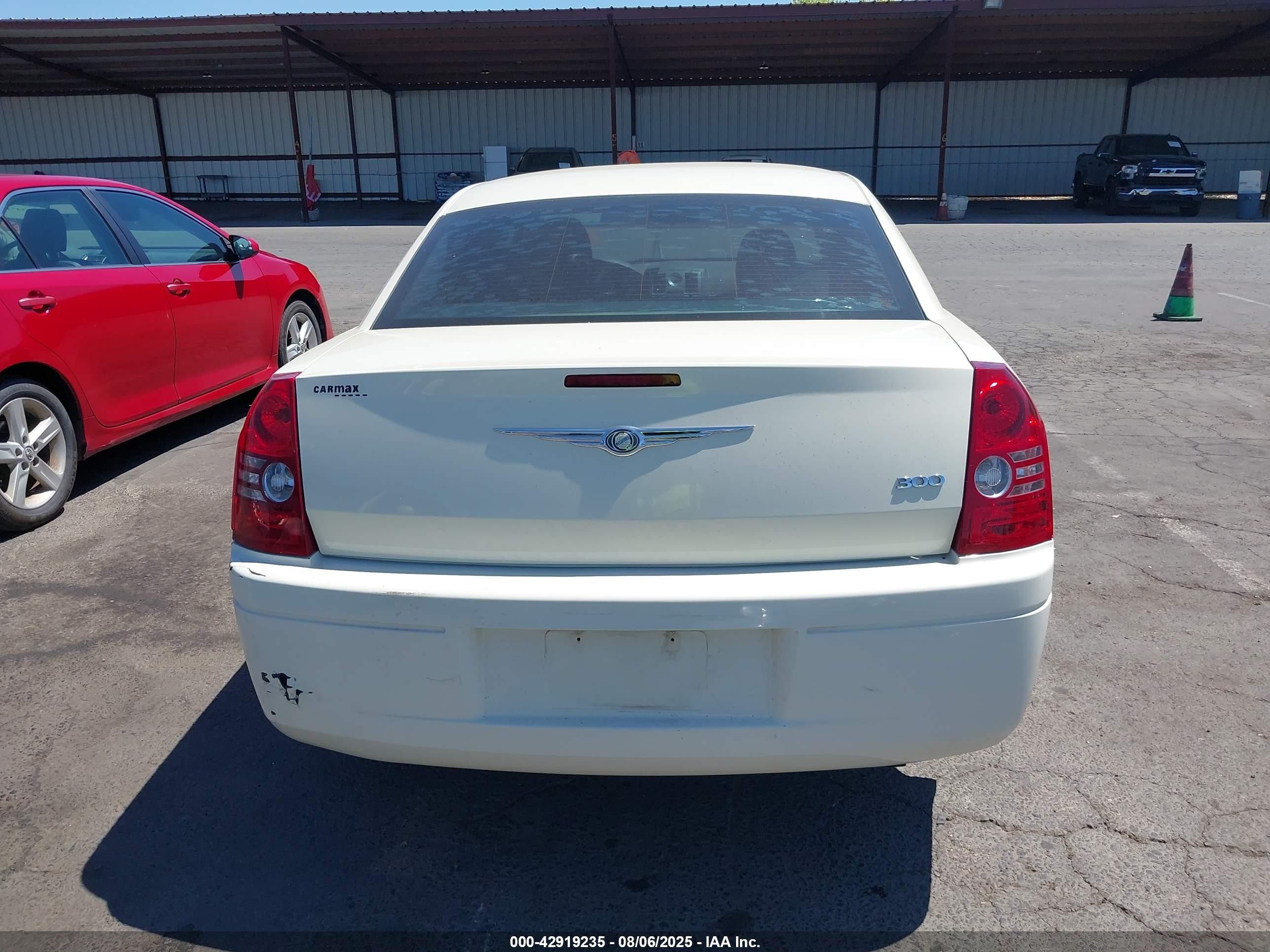 2009 Chrysler 300 Lx Cream vin: 2C3KA43D59H558001