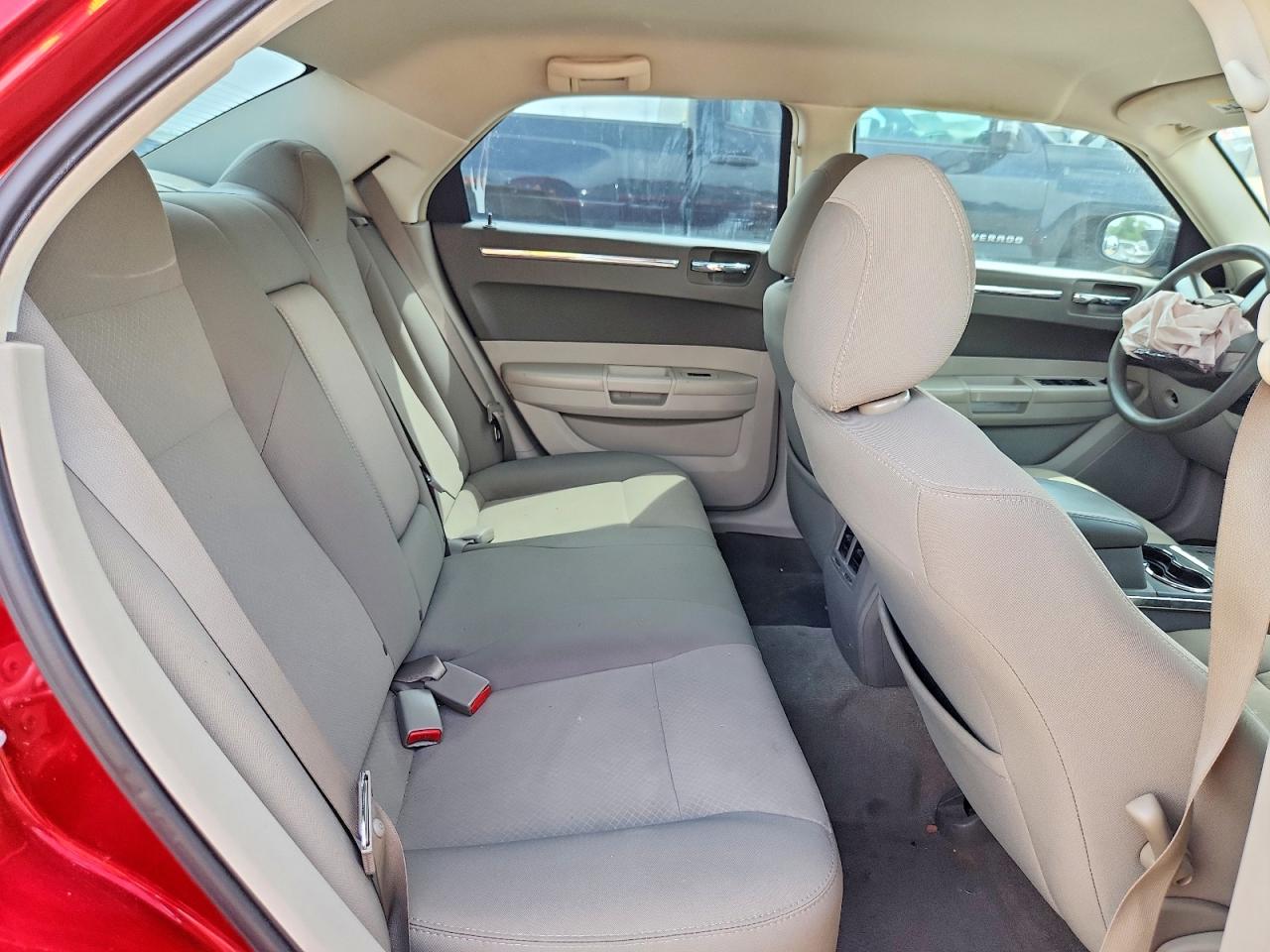 2009 Chrysler 300 Lx Red vin: 2C3KA43D89H506233
