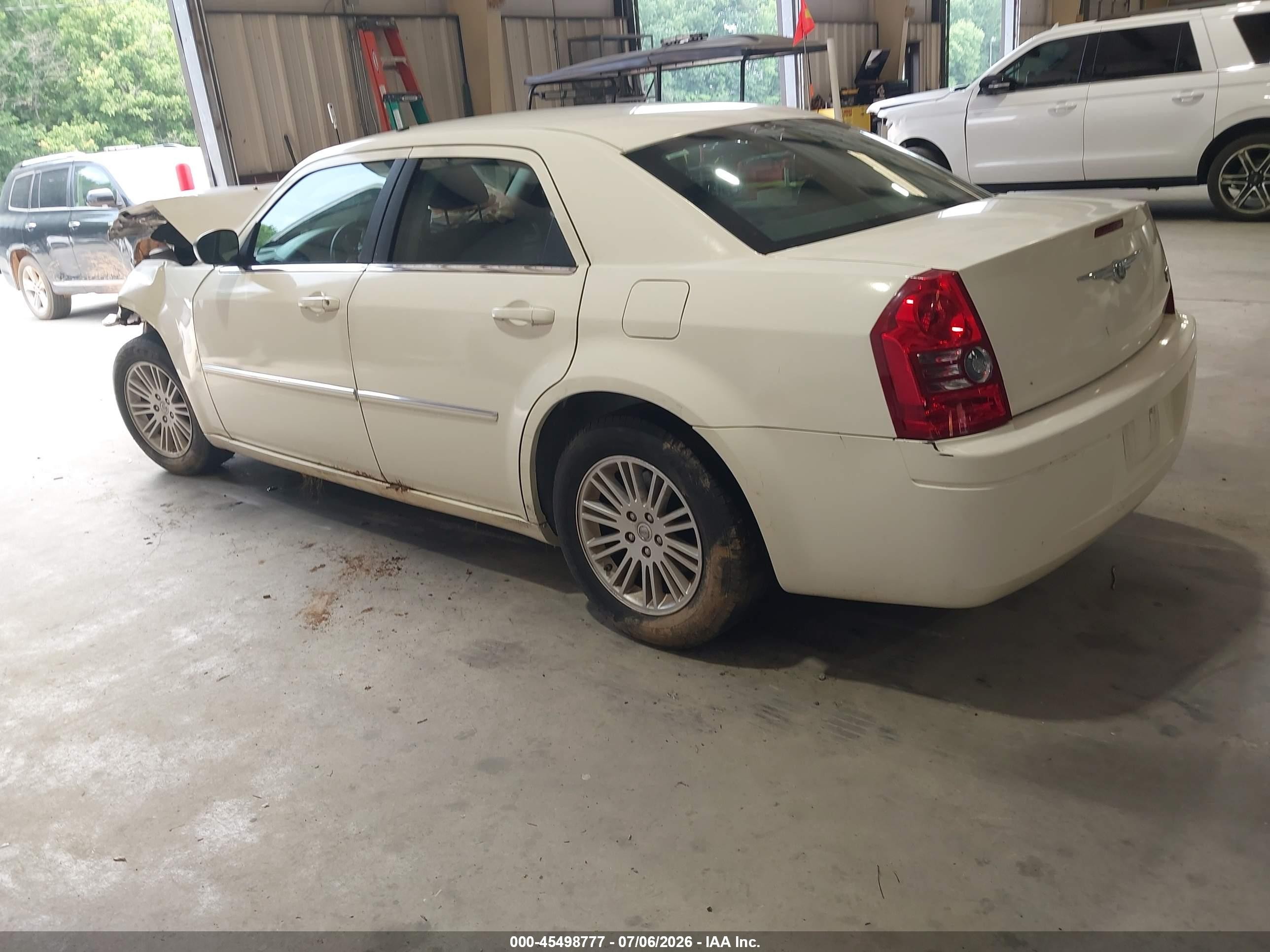 2009 Chrysler 300 Lx White vin: 2C3KA43D99H614585