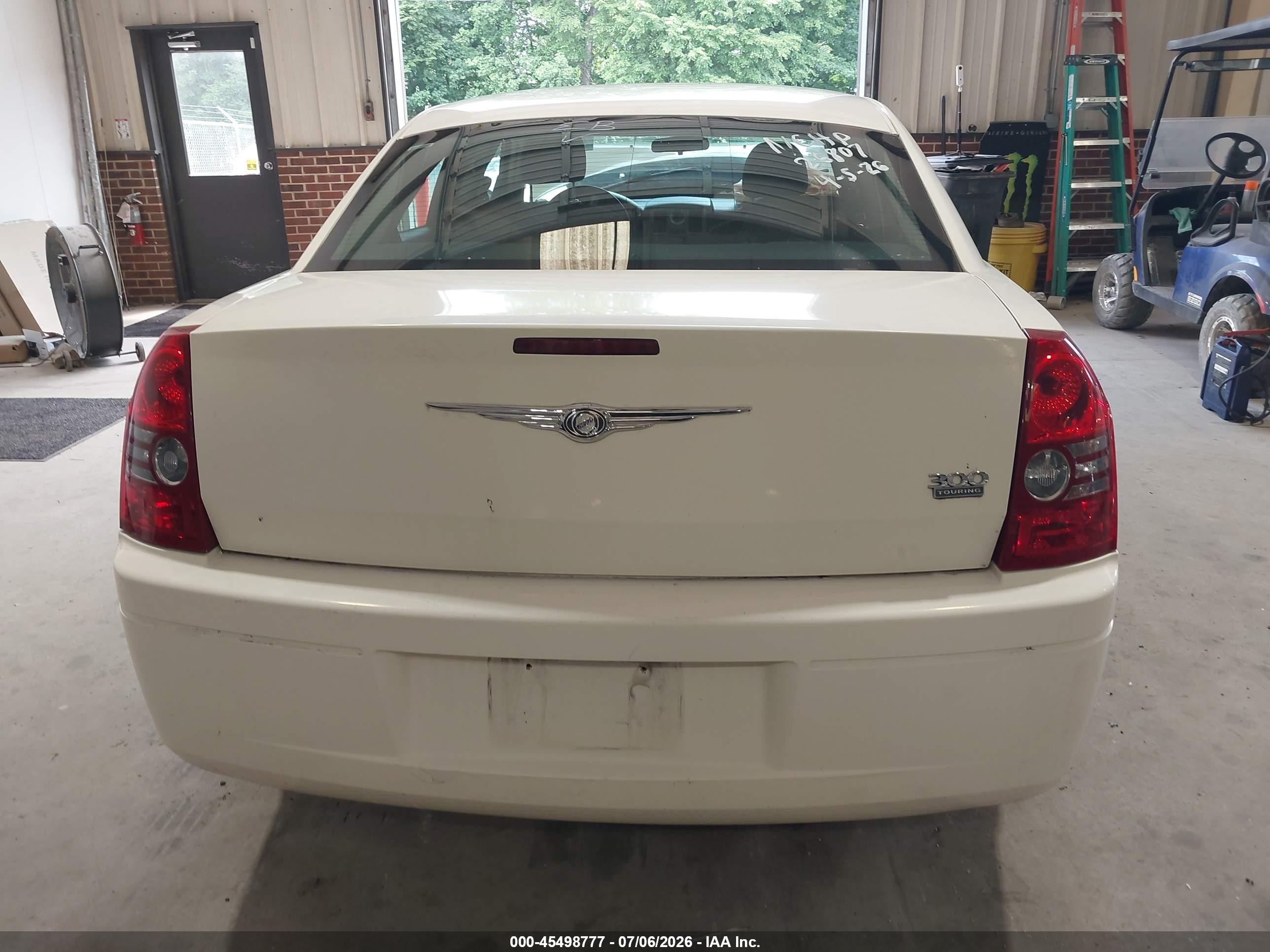 2009 Chrysler 300 Lx White vin: 2C3KA43D99H614585