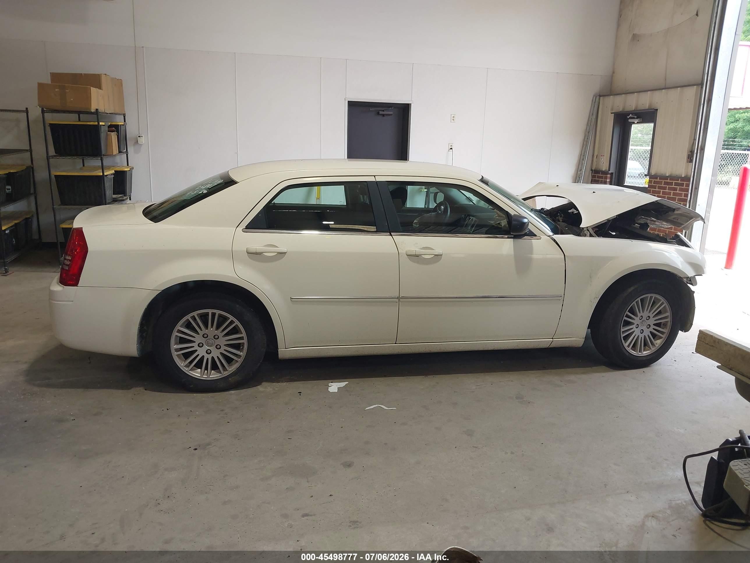 2009 Chrysler 300 Lx White vin: 2C3KA43D99H614585