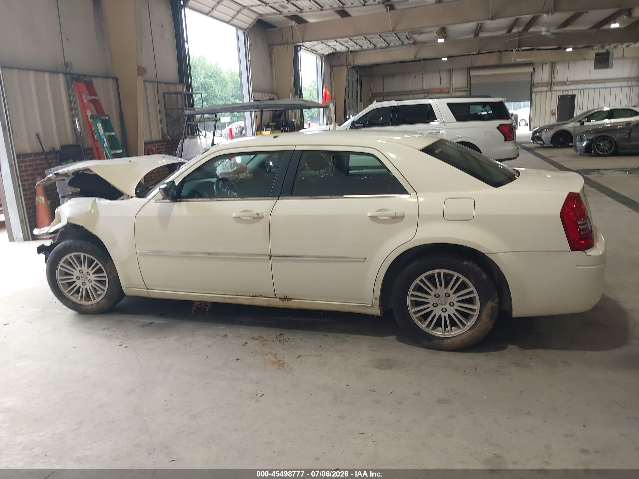 2009 Chrysler 300 Lx White vin: 2C3KA43D99H614585