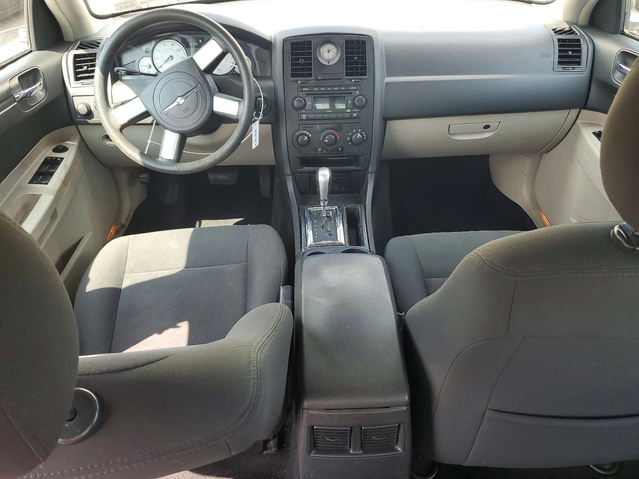 2007 Chrysler 300 Cream vin: 2C3KA43R07H868582