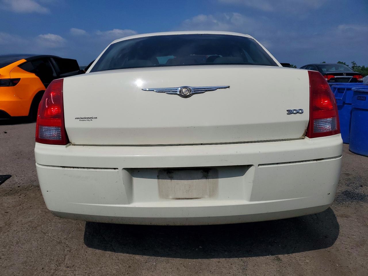 2007 Chrysler 300 Cream vin: 2C3KA43R07H868582