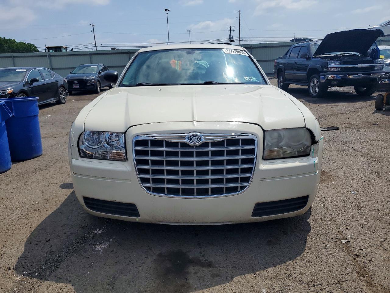 2007 Chrysler 300 Cream vin: 2C3KA43R07H868582