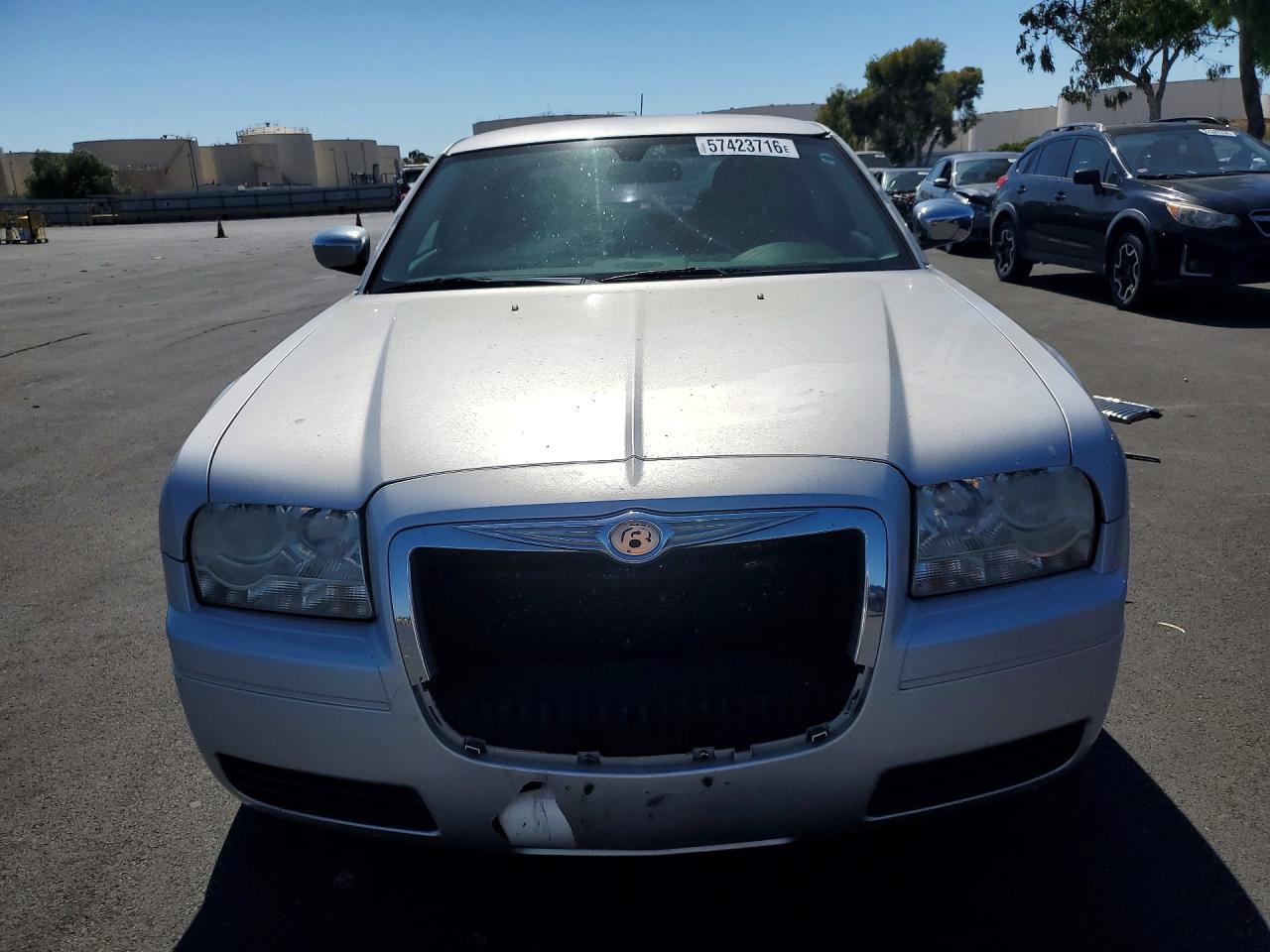 2008 Chrysler 300 Lx Silver vin: 2C3KA43R08H208253