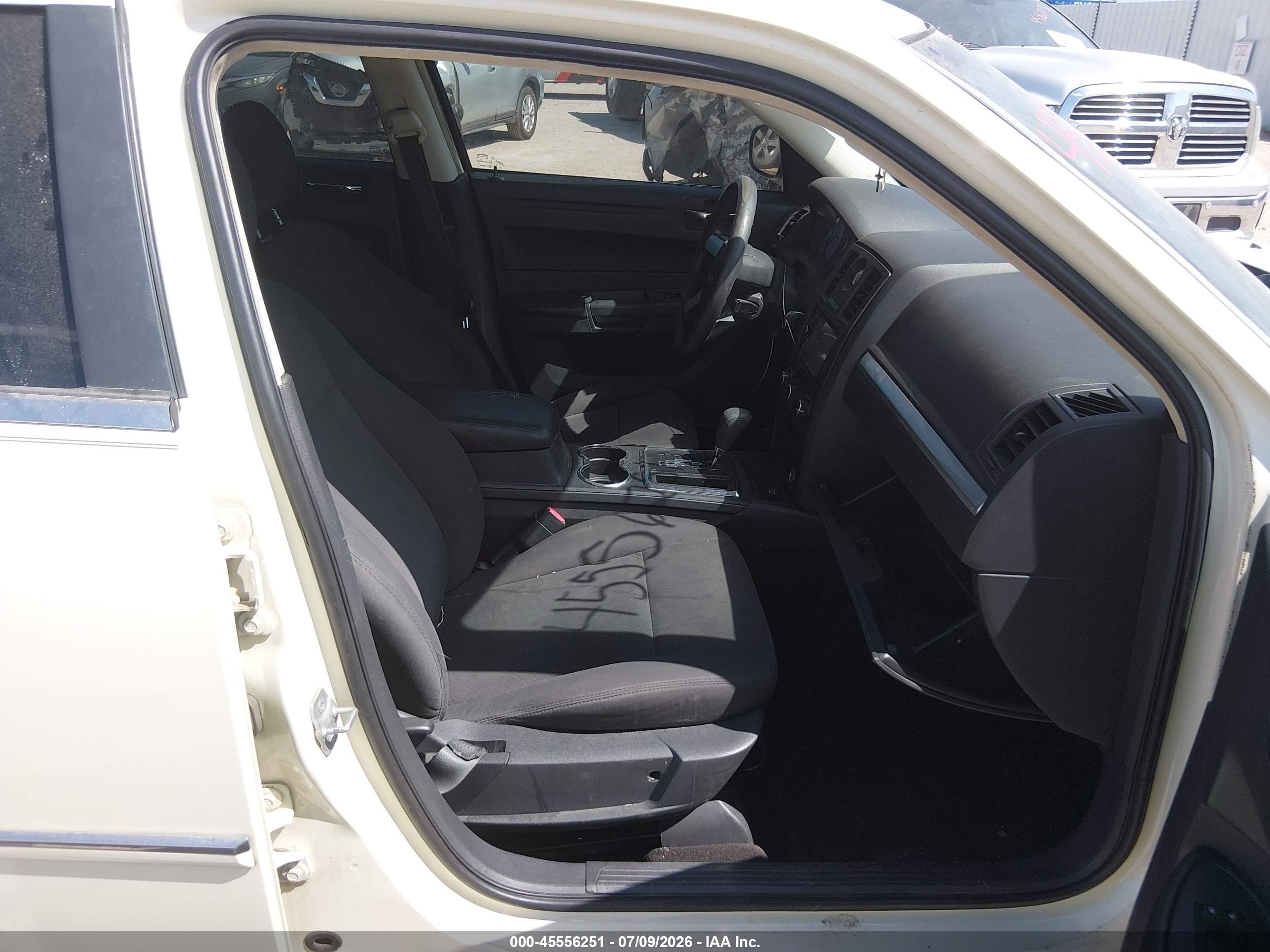2008 Chrysler 300 Lx White vin: 2C3KA43R08H230267