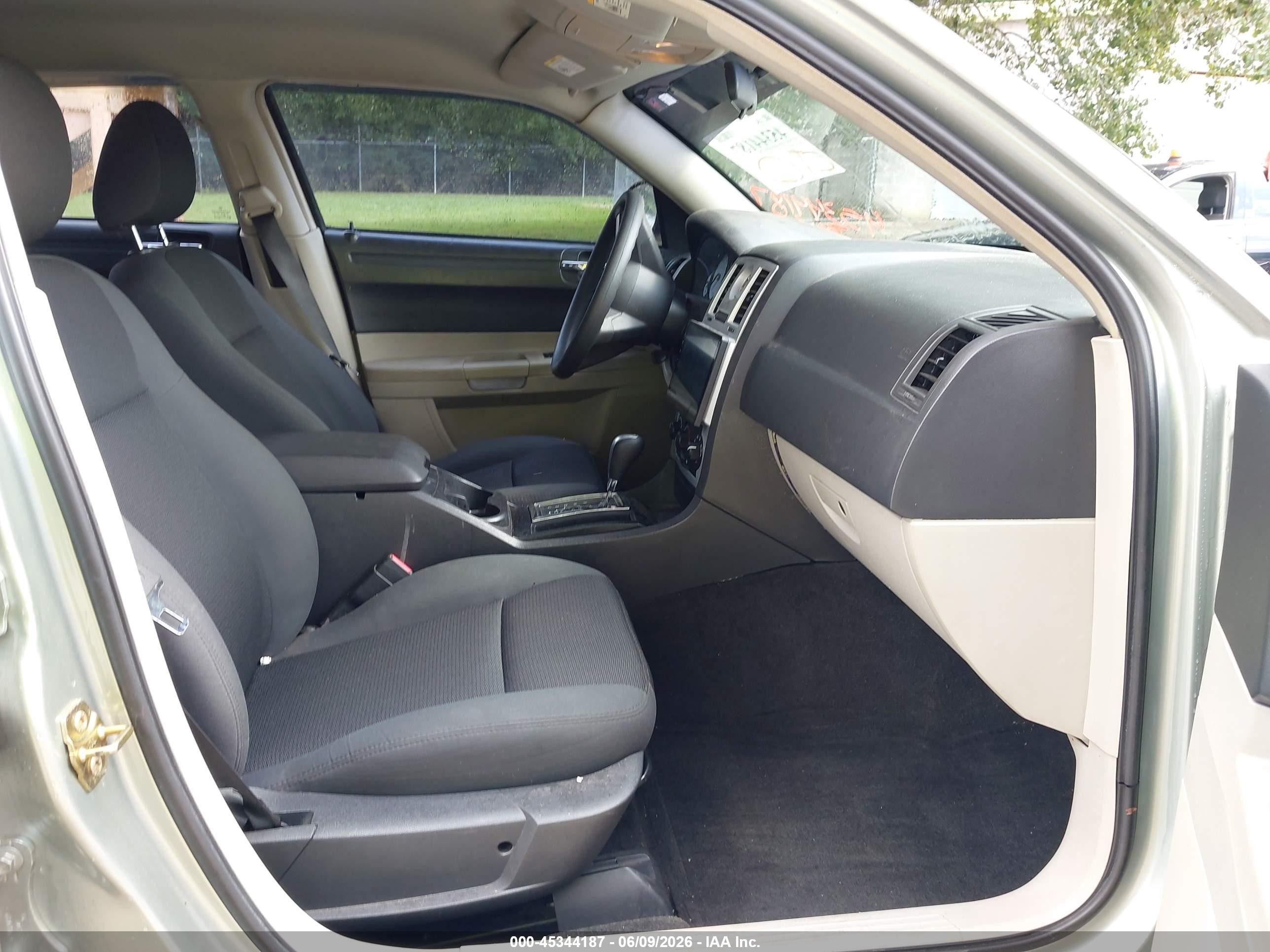 2006 Chrysler 300   Silver vin: 2C3KA43R26H217792