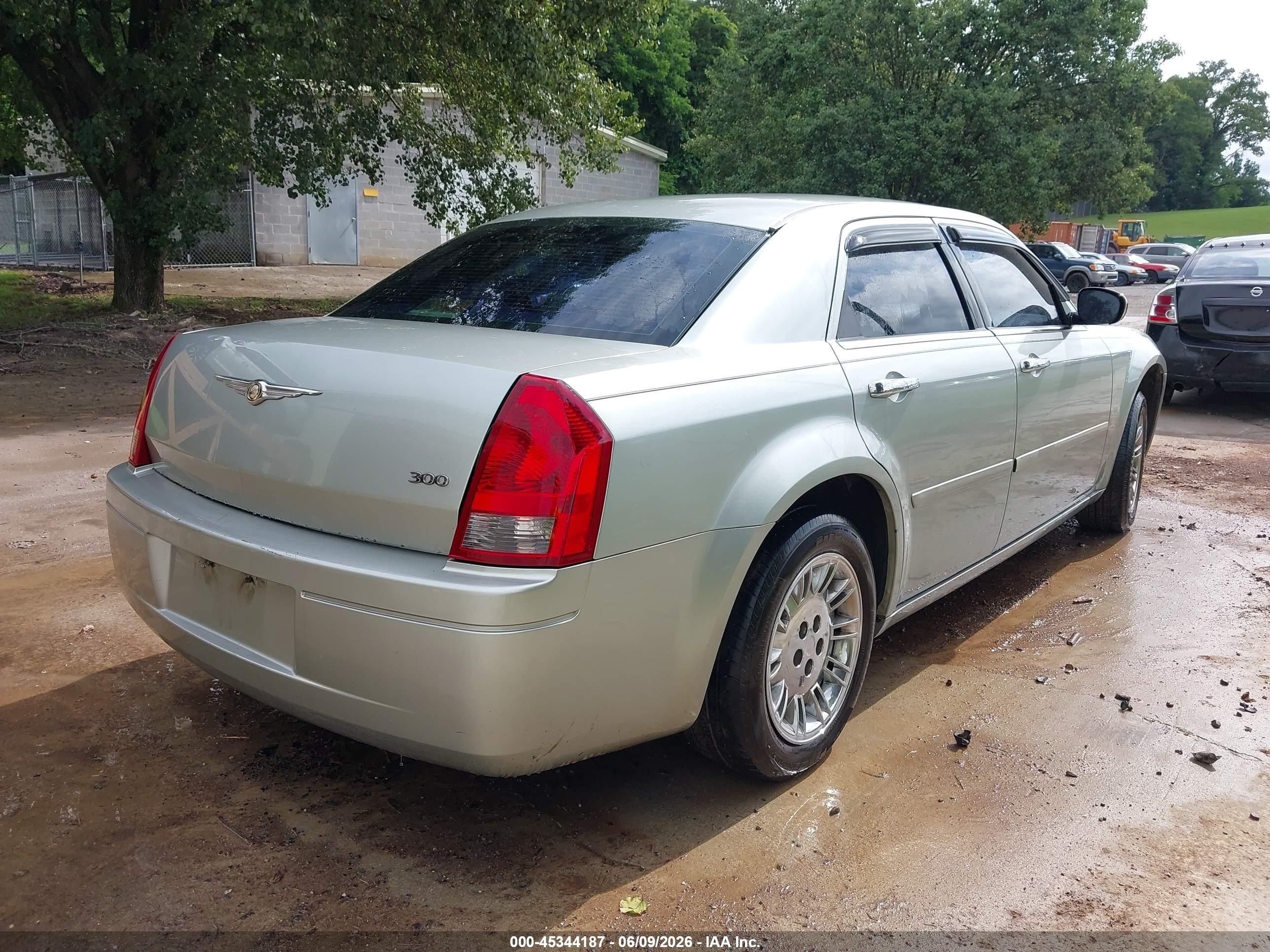 2006 Chrysler 300   Silver vin: 2C3KA43R26H217792