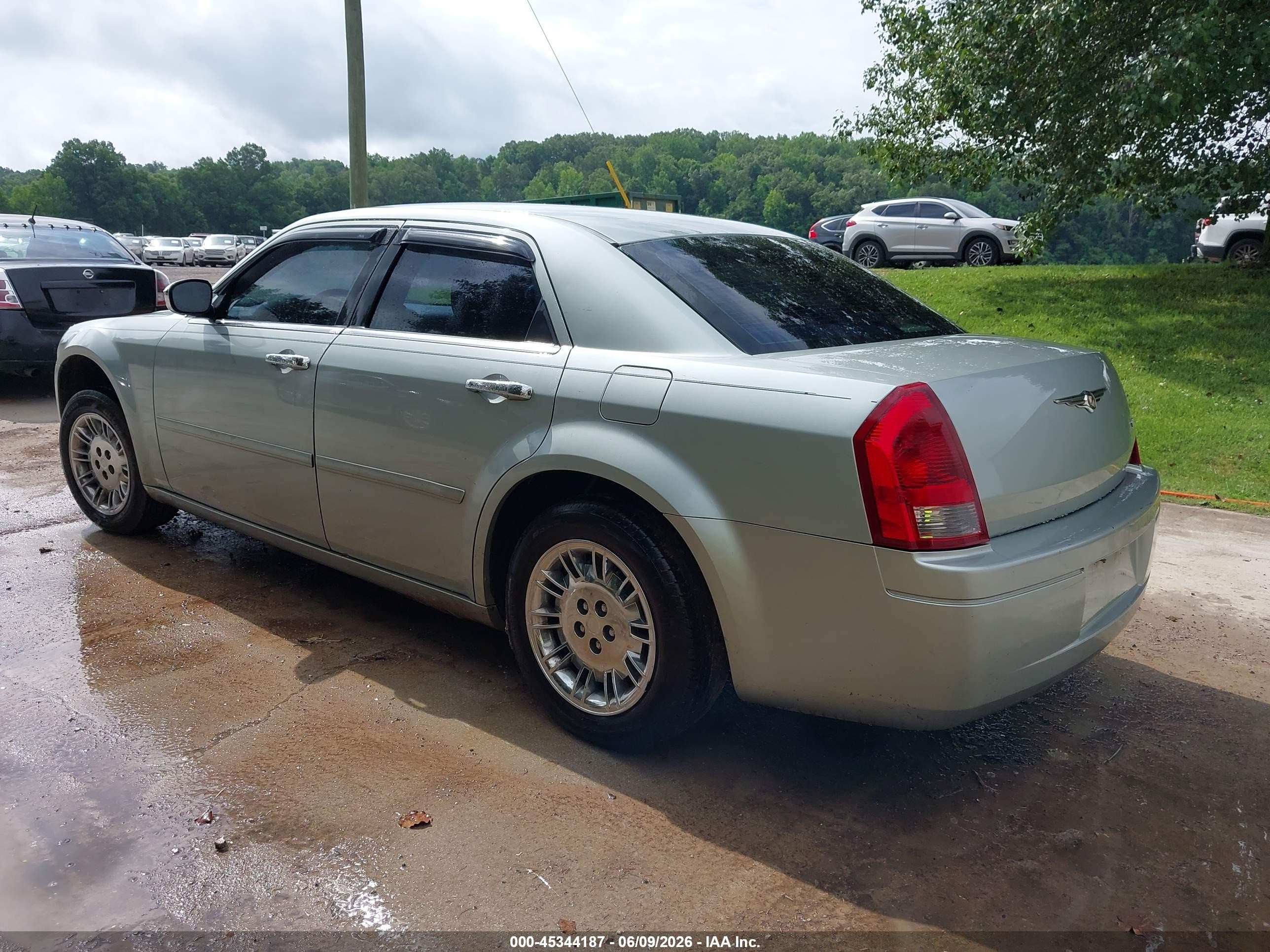 2006 Chrysler 300   Silver vin: 2C3KA43R26H217792