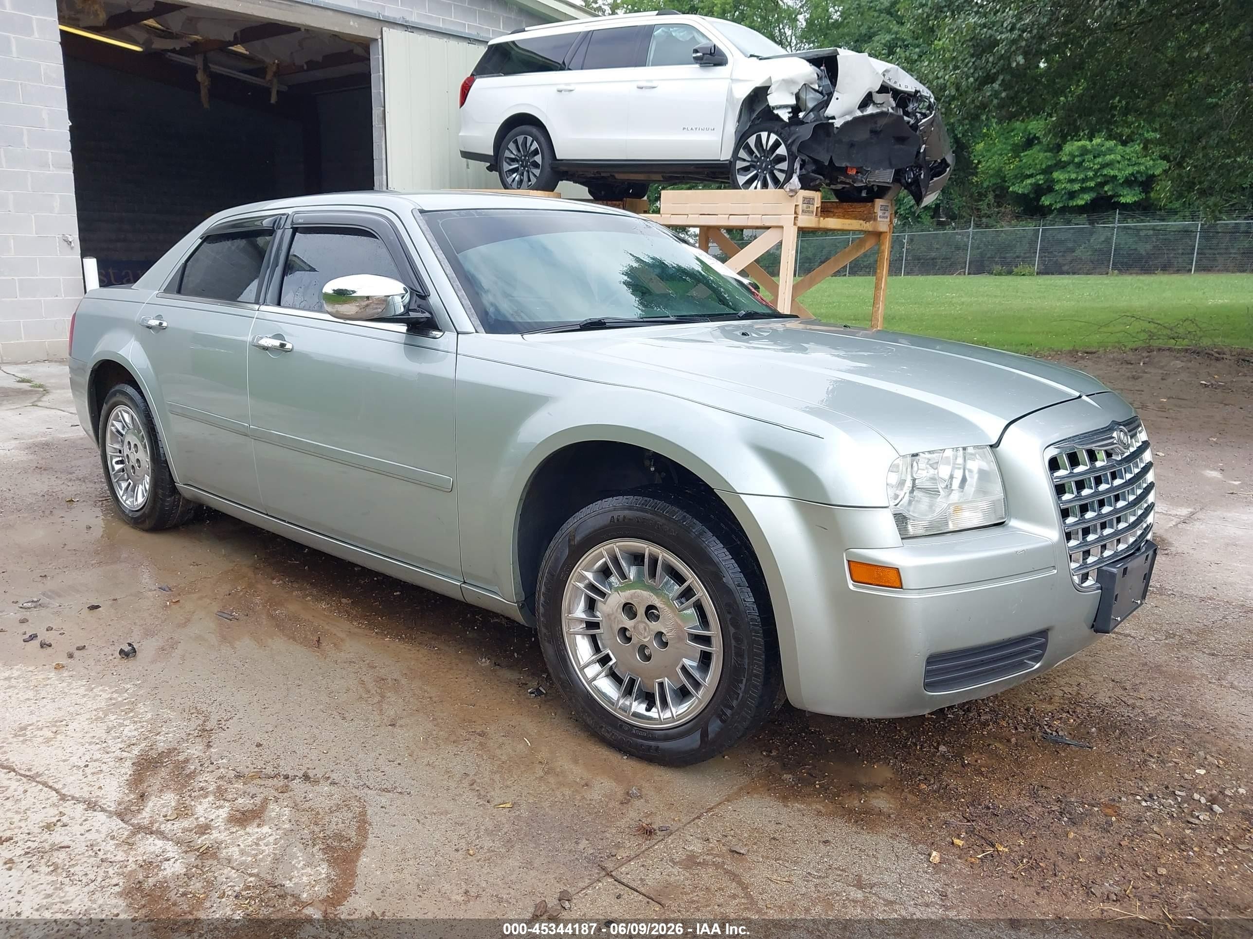 2006 Chrysler 300   Silver vin: 2C3KA43R26H217792