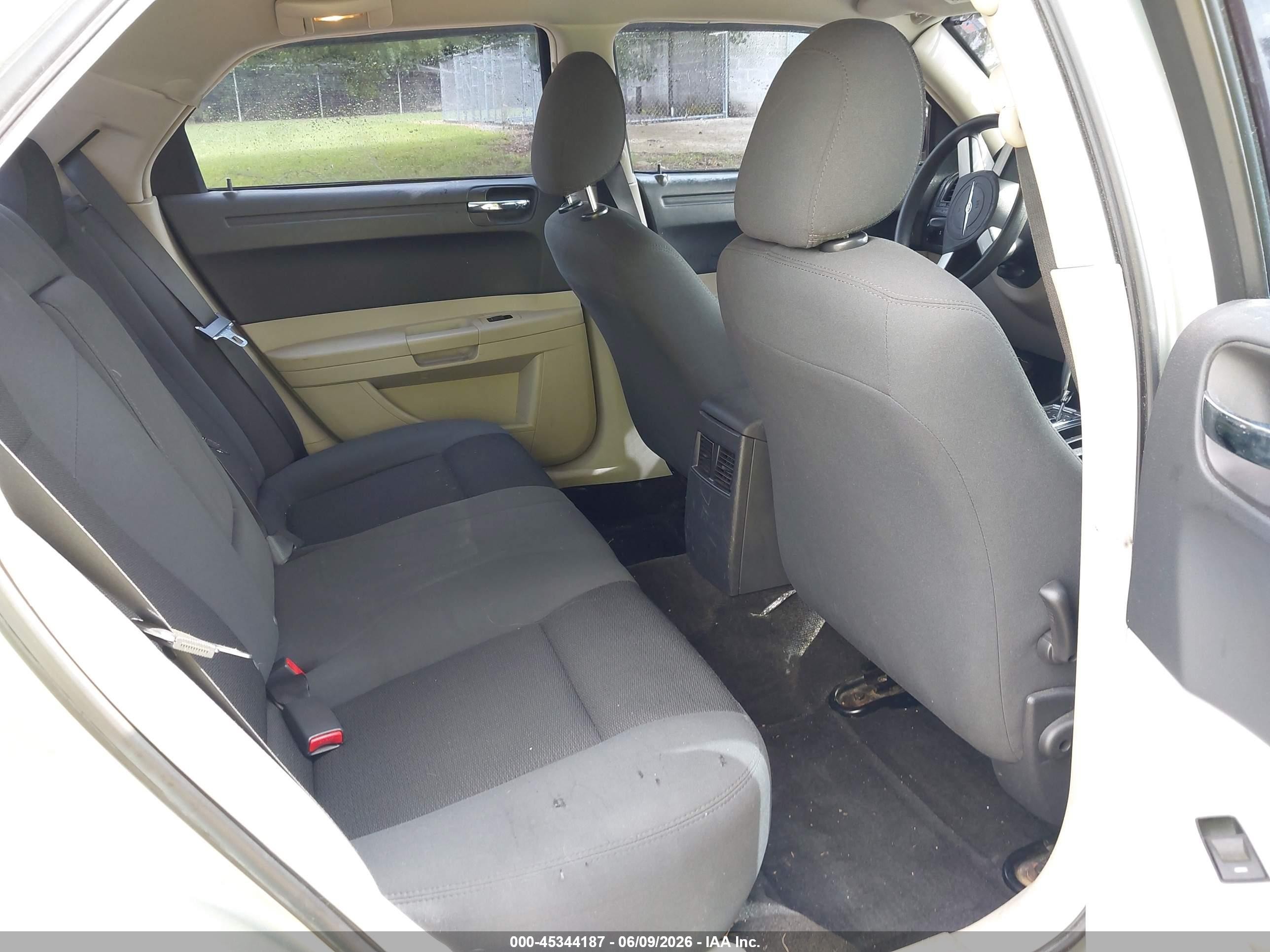 2006 Chrysler 300   Silver vin: 2C3KA43R26H217792