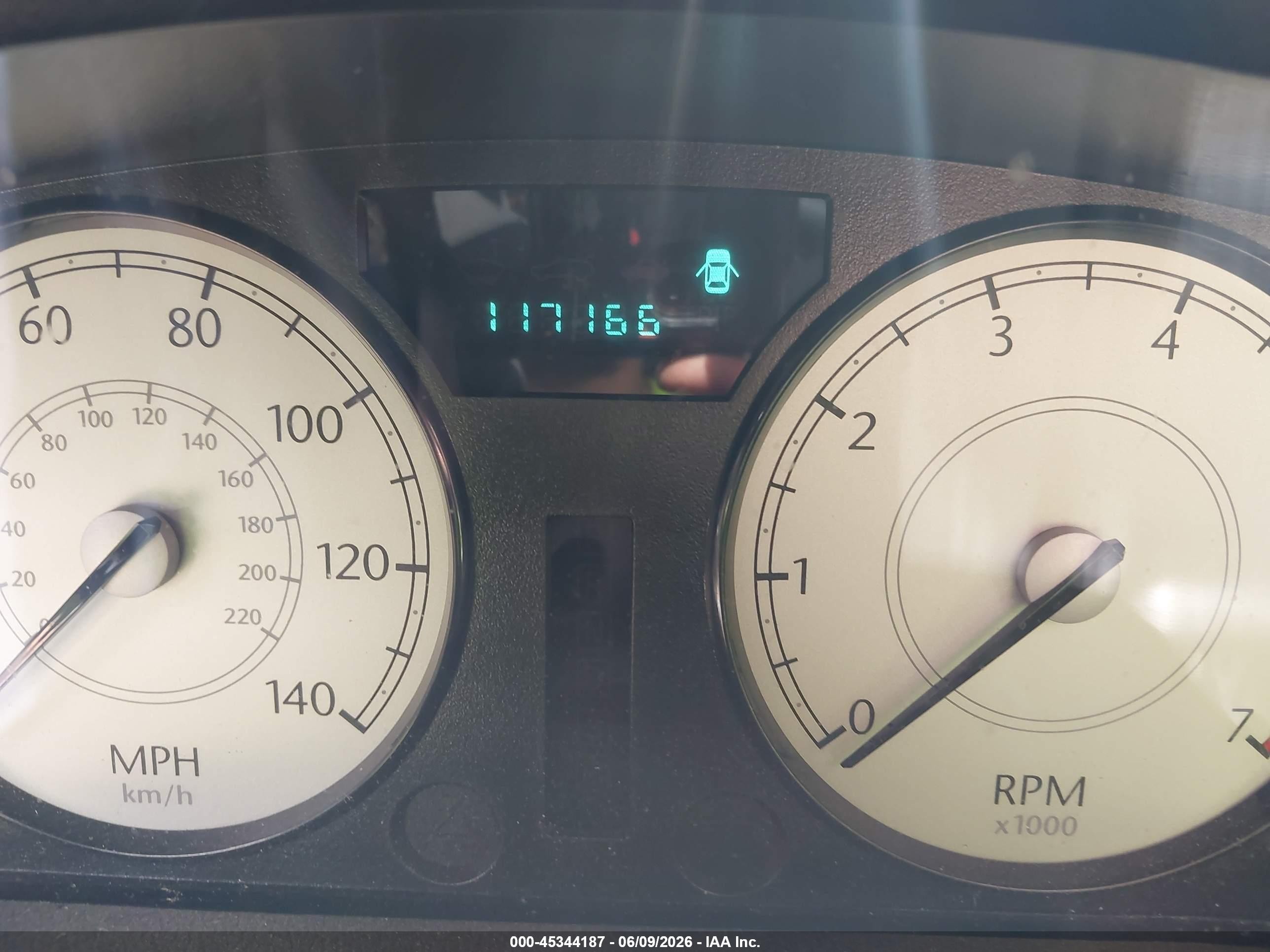 2006 Chrysler 300   Silver vin: 2C3KA43R26H217792