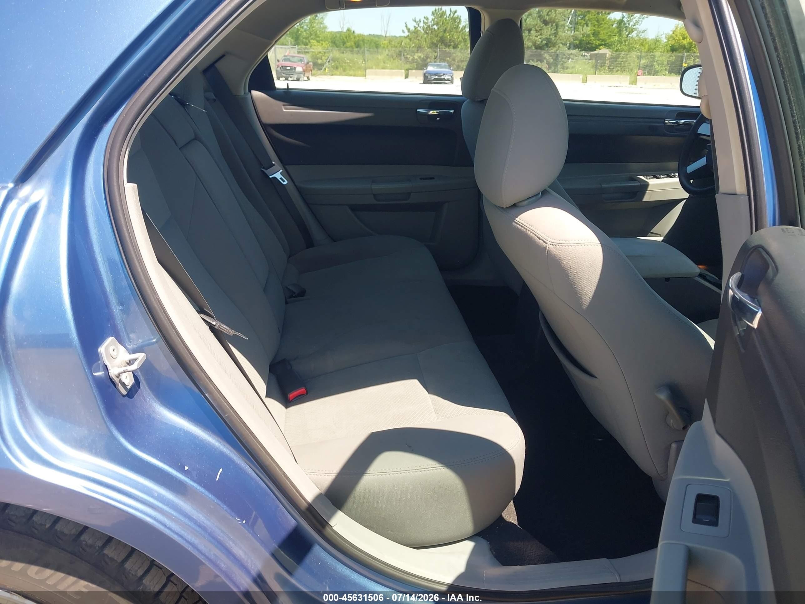 2007 Chrysler 300   Blue vin: 2C3KA43R27H829735
