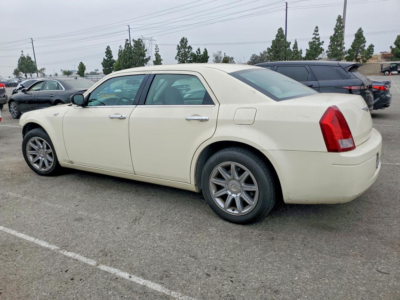 2007 Chrysler 300 Cream vin: 2C3KA43R27H845935