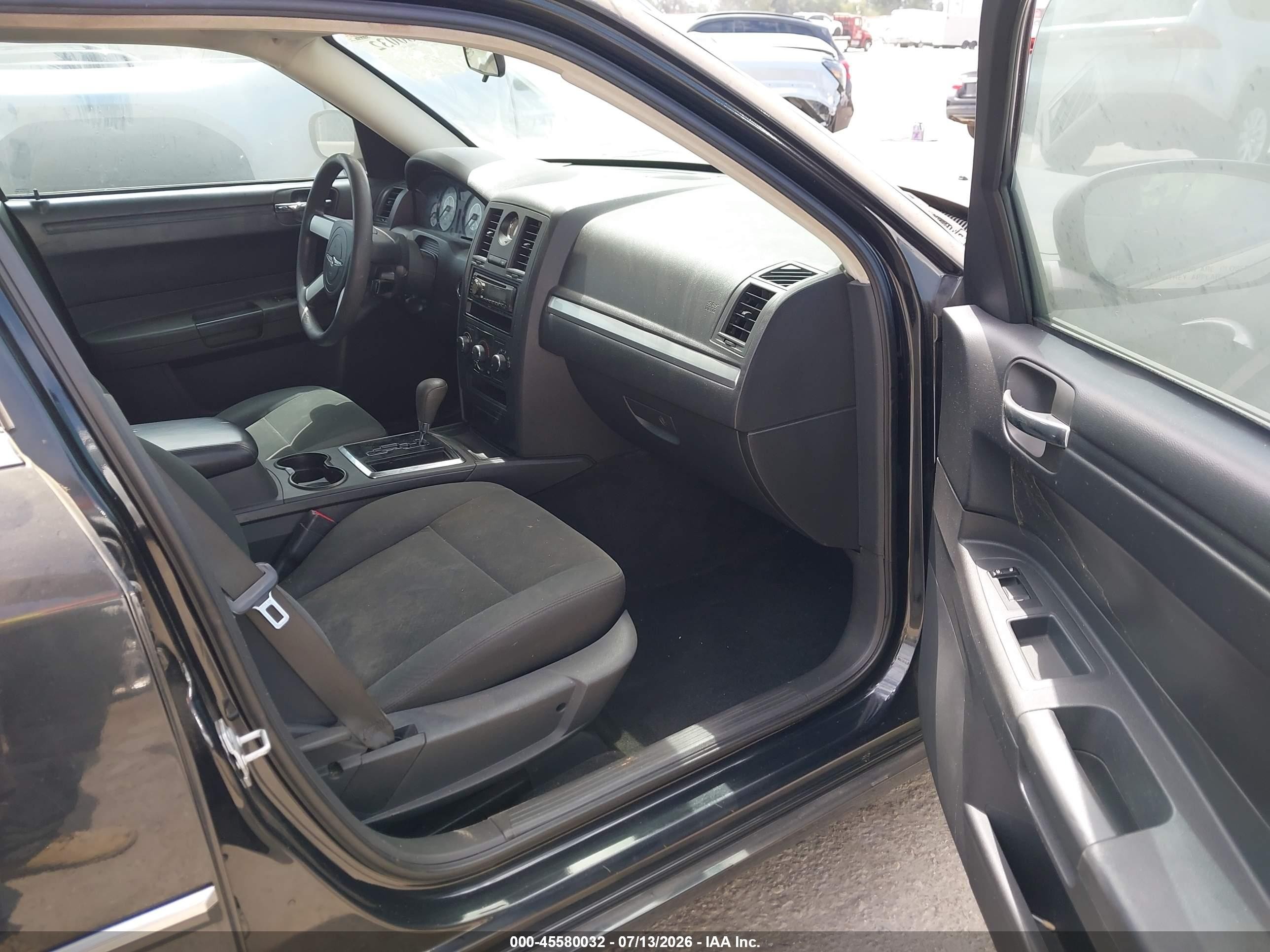 2008 Chrysler 300 Lx Черный vin: 2C3KA43R28H122149