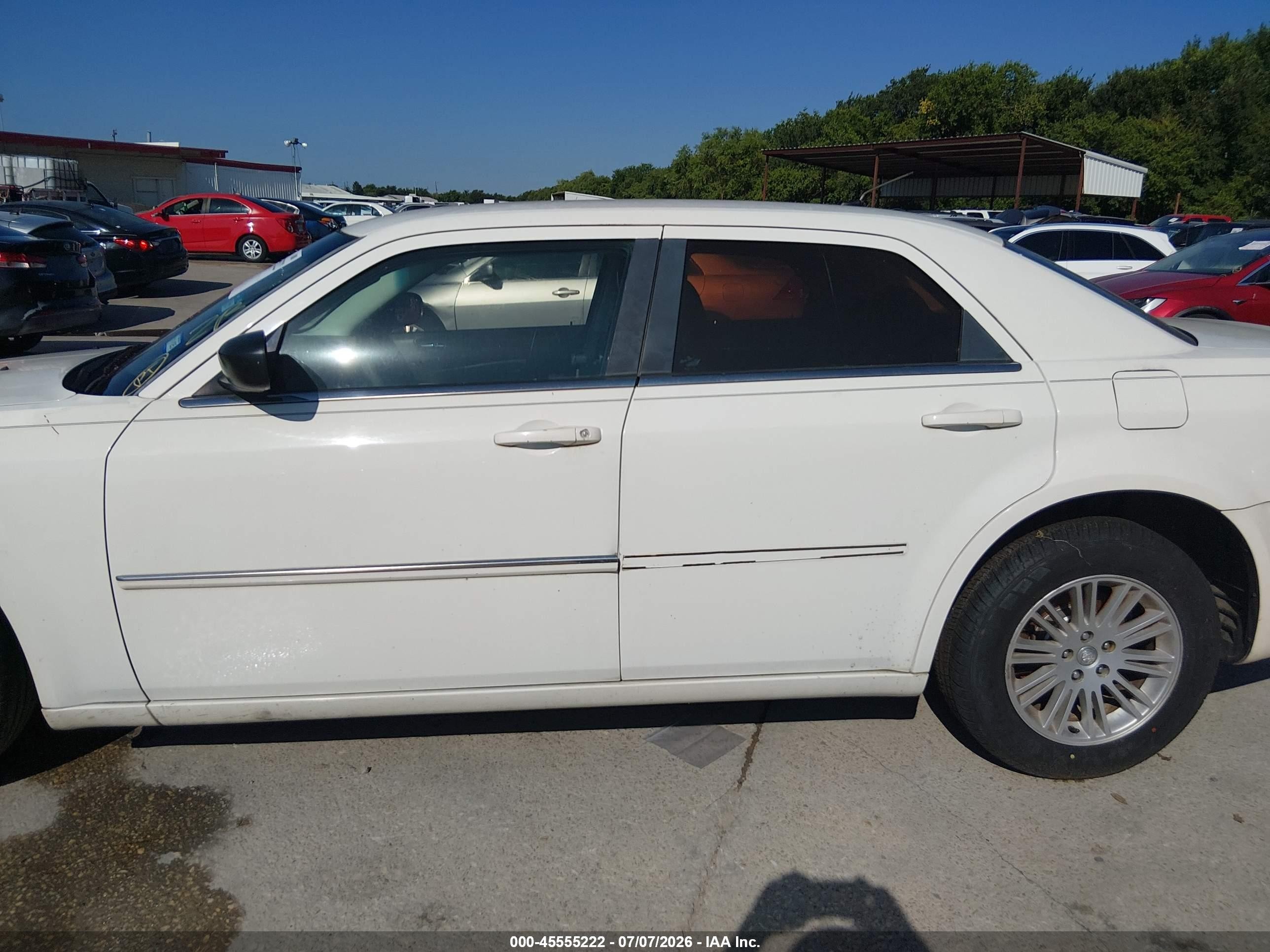 2008 Chrysler 300 Lx White vin: 2C3KA43R38H191299