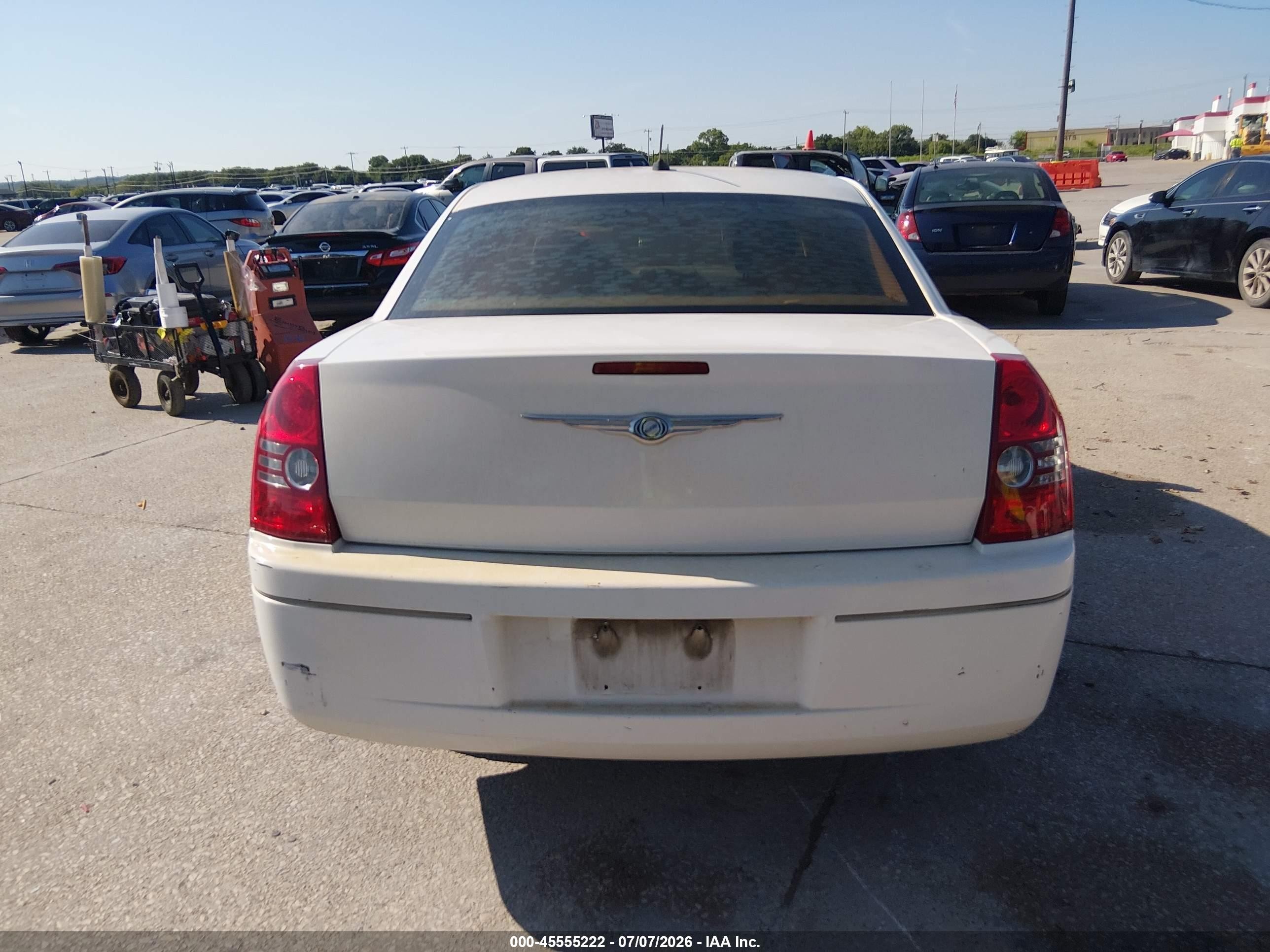 2008 Chrysler 300 Lx White vin: 2C3KA43R38H191299