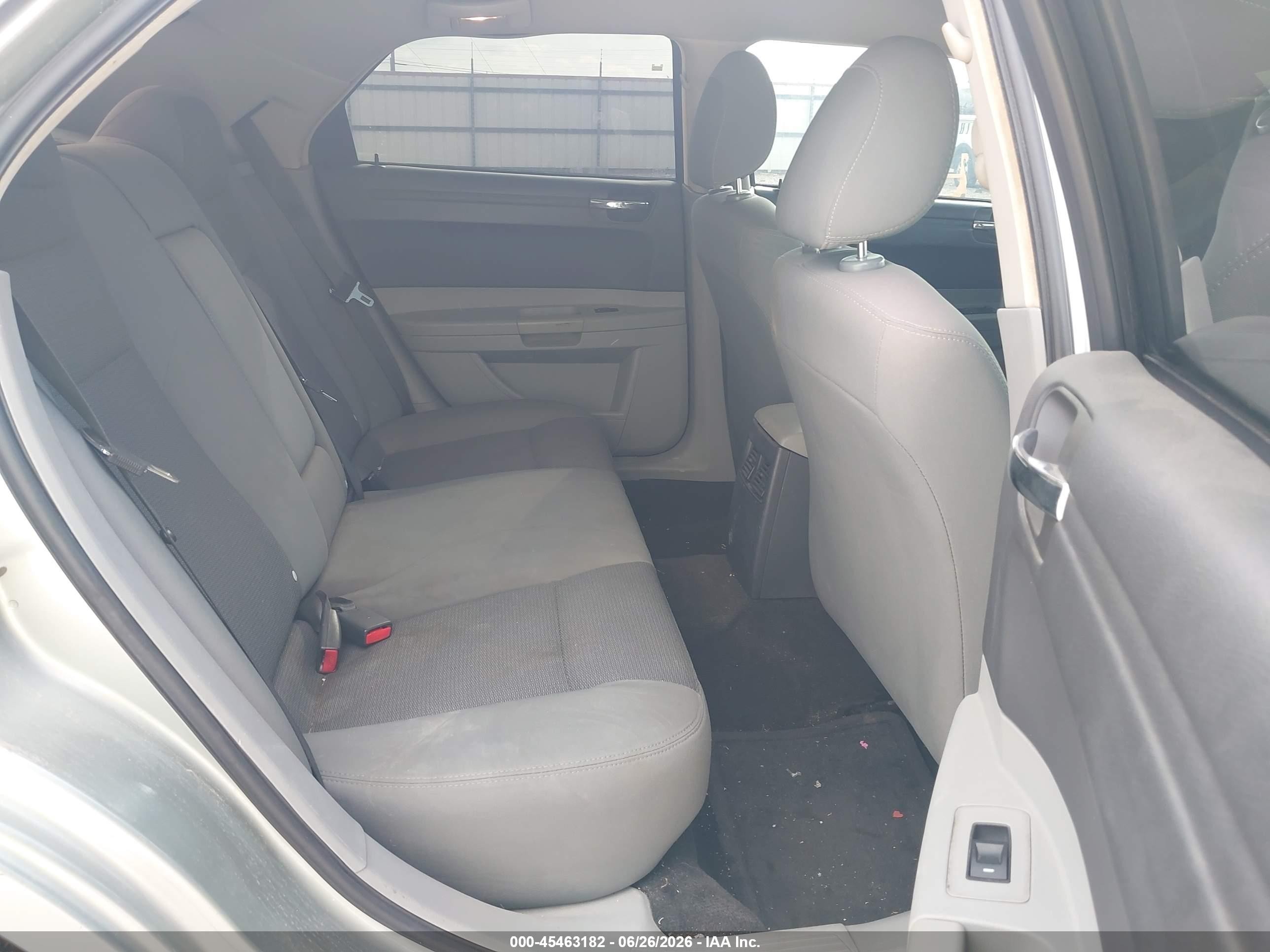 2006 Chrysler 300   Silver vin: 2C3KA43R56H367072