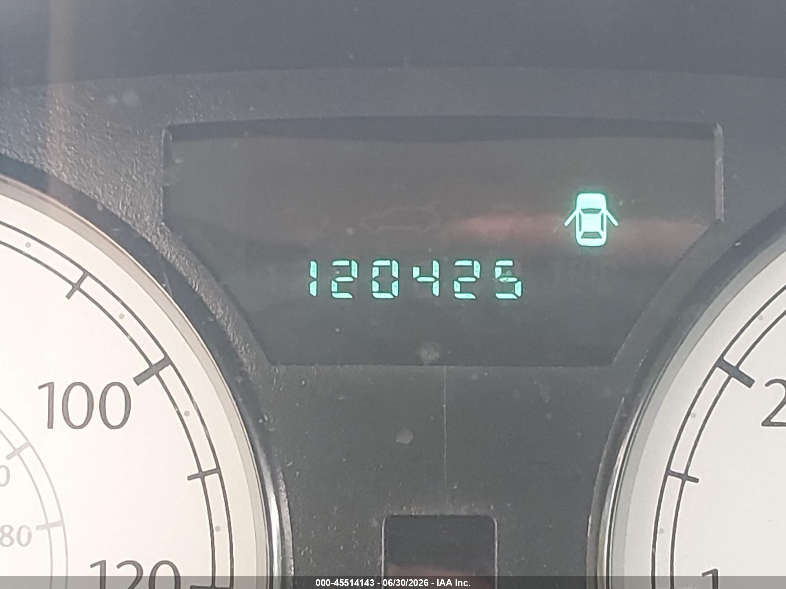2006 Chrysler 300   White vin: 2C3KA43R76H226620