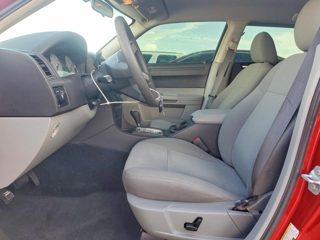 2007 Chrysler 300 Red vin: 2C3KA43R77H820982