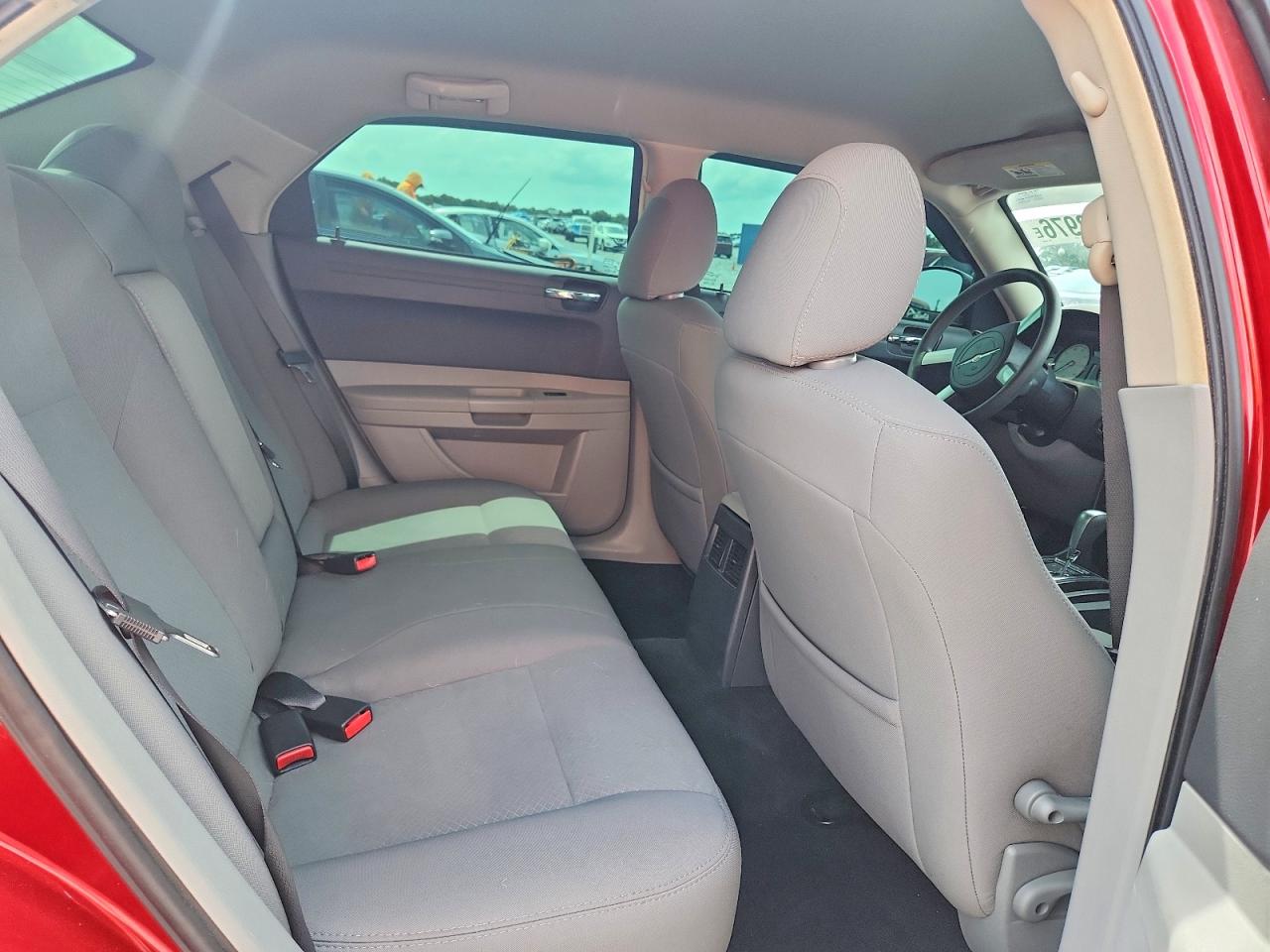 2007 Chrysler 300 Red vin: 2C3KA43R77H820982