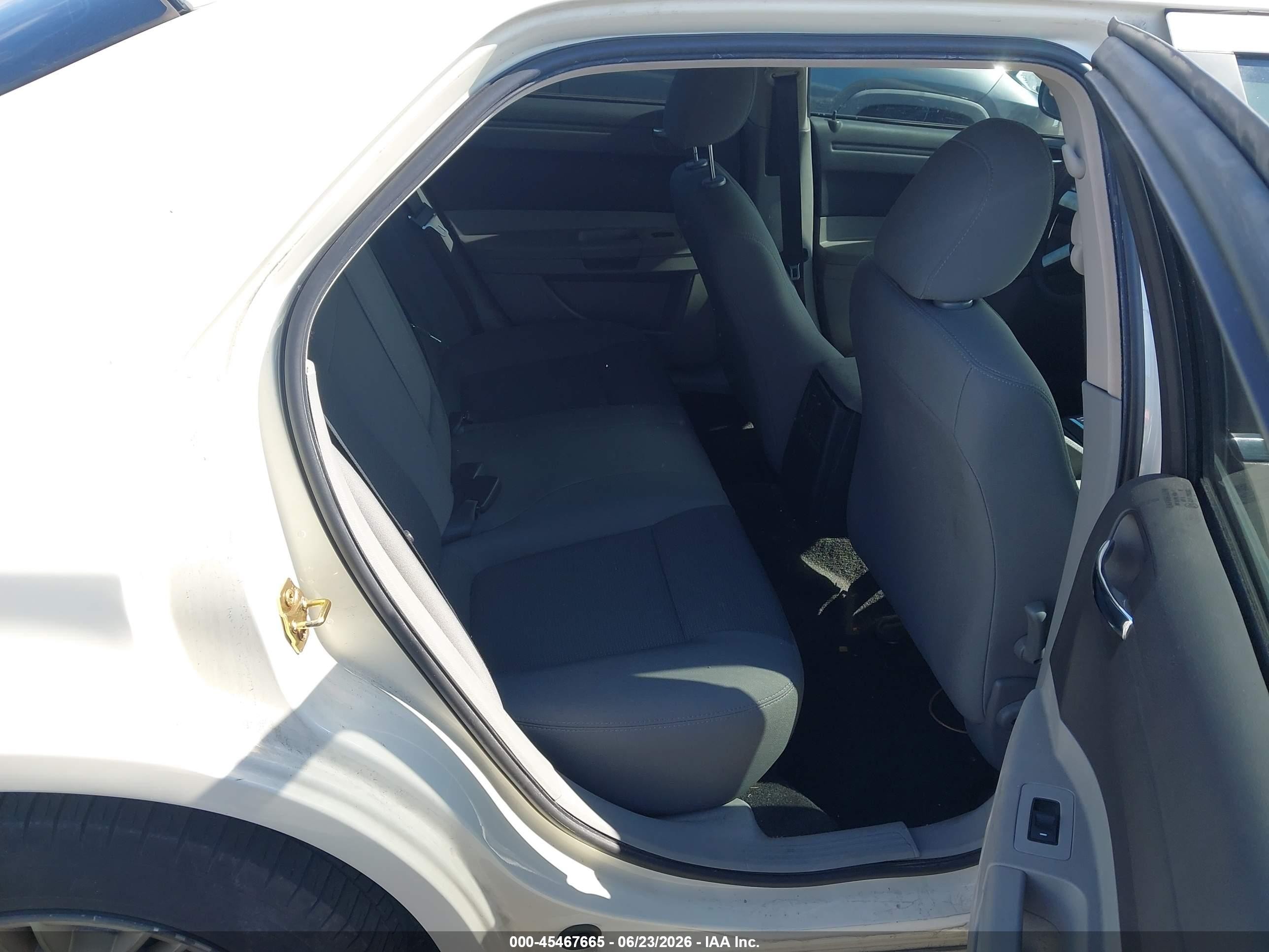 2006 Chrysler 300   Cream vin: 2C3KA43R86H313796