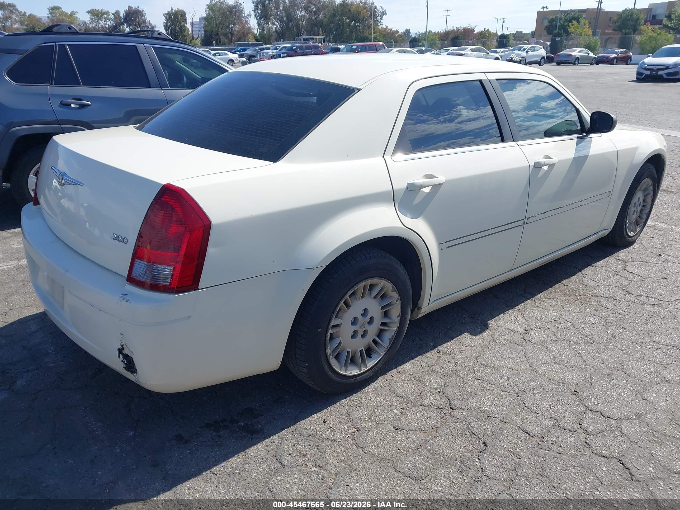 2006 Chrysler 300   Cream vin: 2C3KA43R86H313796