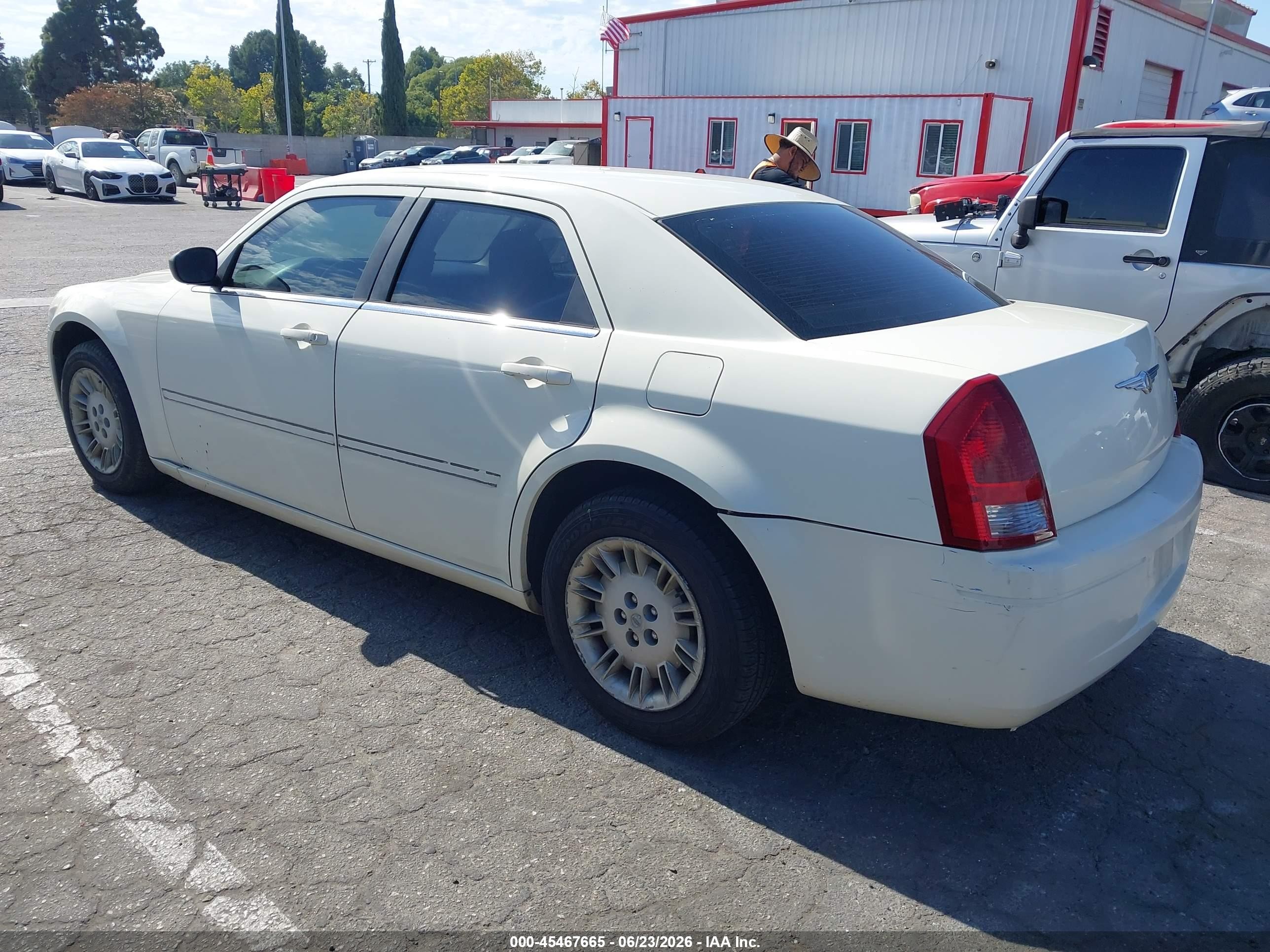 2006 Chrysler 300   Cream vin: 2C3KA43R86H313796