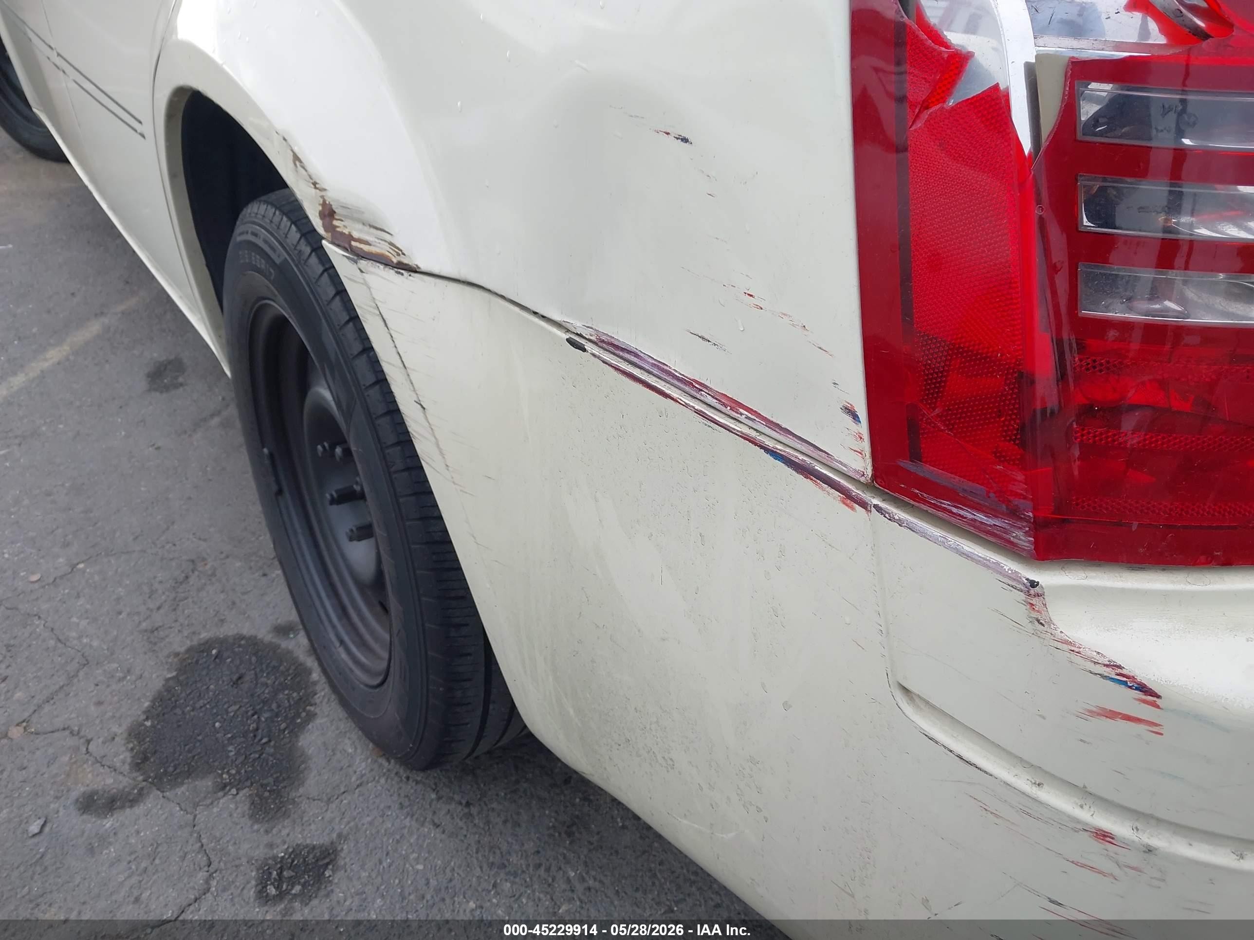 2008 Chrysler 300 Lx Cream vin: 2C3KA43R88H253621