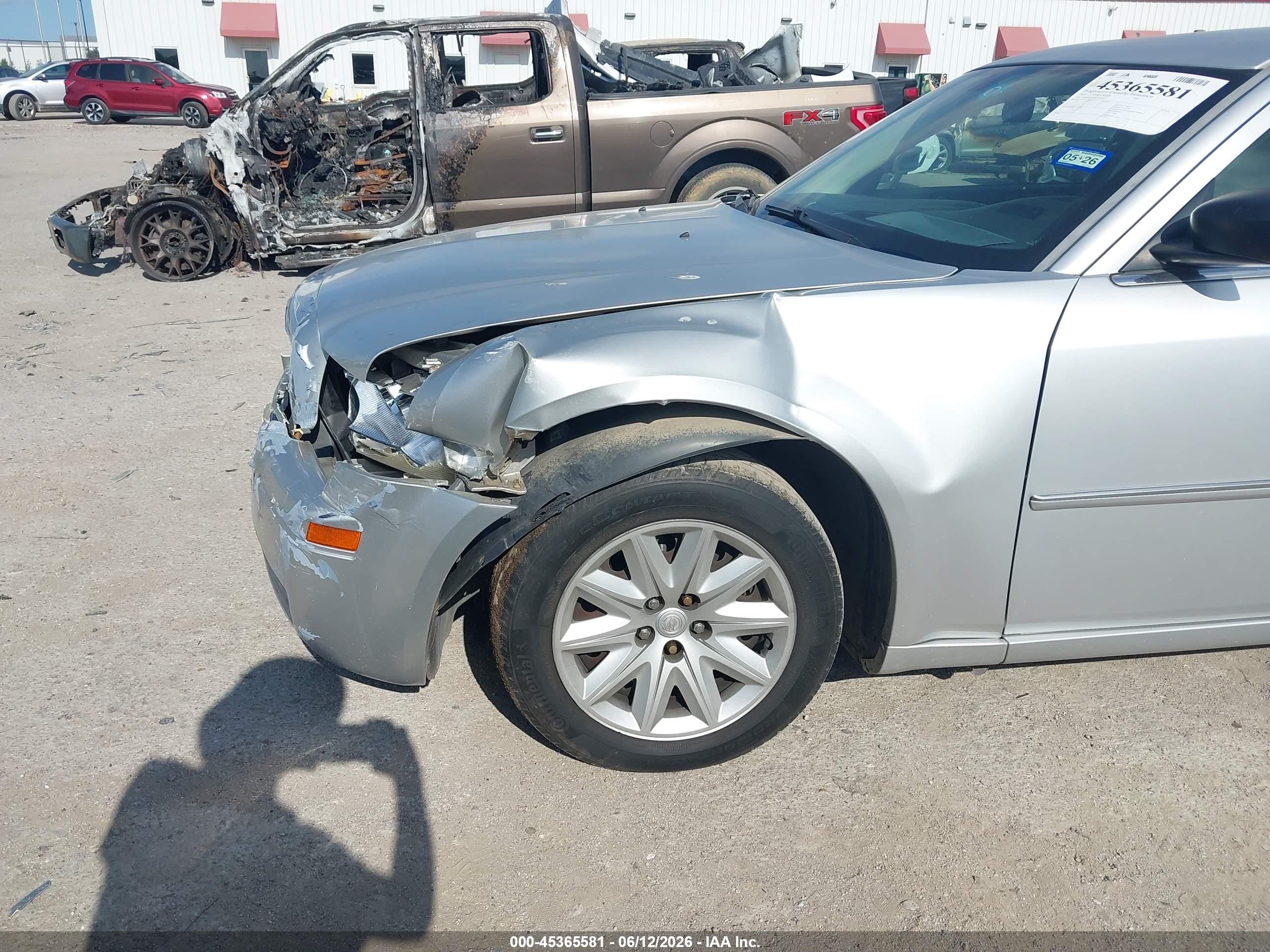 2008 Chrysler 300 Lx Silver vin: 2C3KA43R98H109057