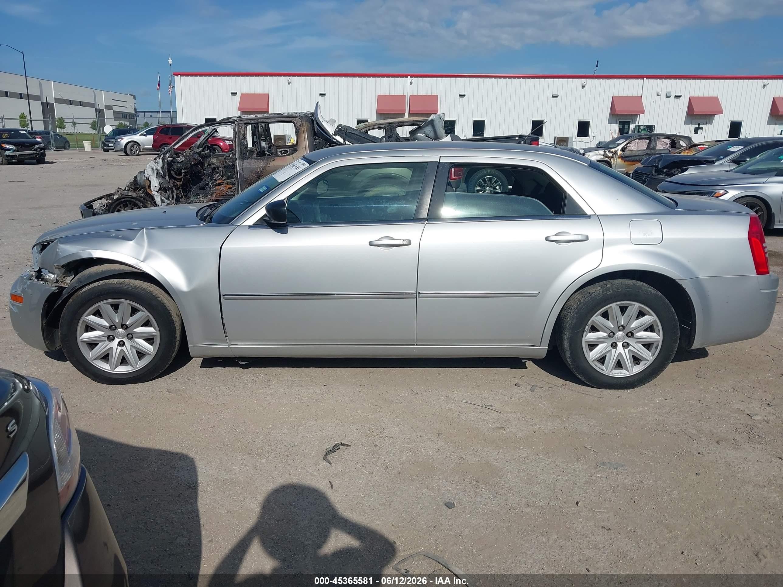 2008 Chrysler 300 Lx Silver vin: 2C3KA43R98H109057