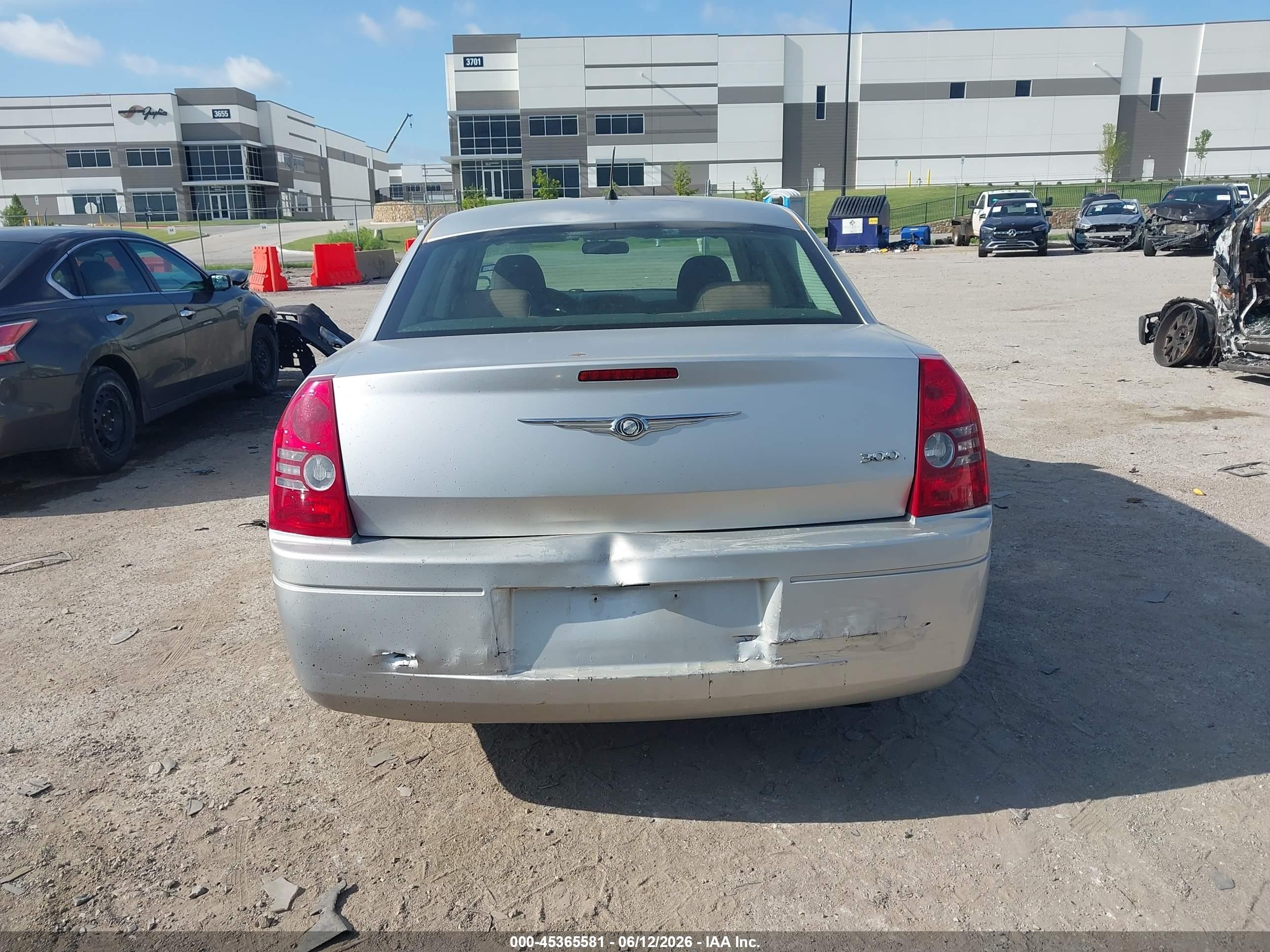 2008 Chrysler 300 Lx Silver vin: 2C3KA43R98H109057
